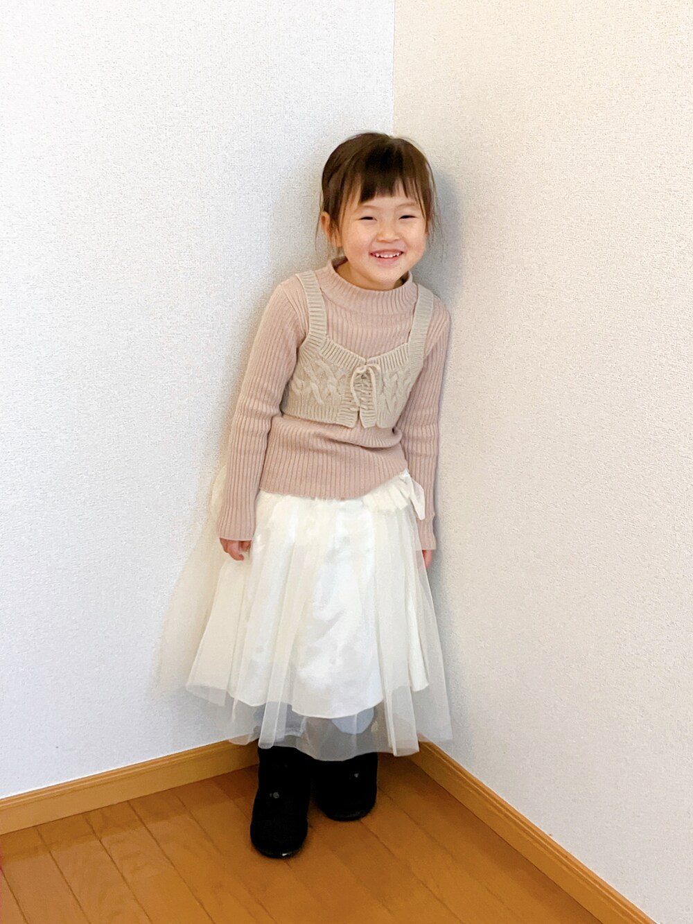 「ワンピース、おんなのこコーデ、4歳、100cm、ベアトップ、ウサギヘアー、いいね、save、フォローお願いします🤑、キッズコーデ、冬のコーデ」｜「SHEINのアイテム（ワンピース、ホワイト系）」を使った、miipuuさん（キッズ・100cm）の冬コーディネートの2枚目の写真