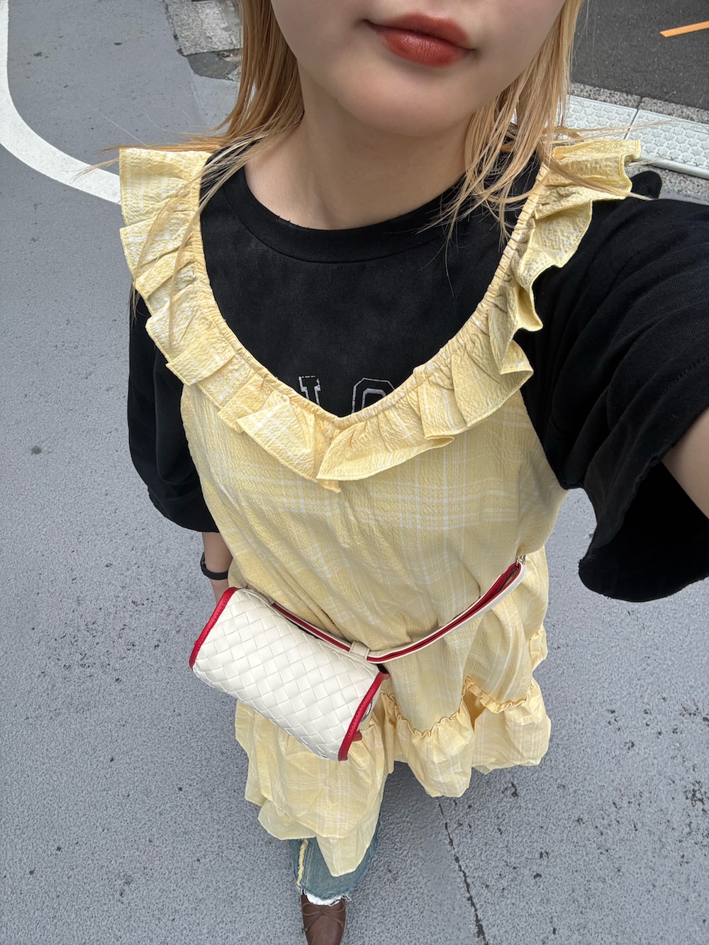 「夏、オトナ女子、夏服、パンツスタイル、夏服コーデ、おしゃれさんと繋がりたい、骨格ウェーブ、新作、カジュアル、カジュアルコーデ、大人カジュアル」｜「CIAOPANICのフリルネックティアードワンピース（ワンピース、イエロー系）」を使った、shio2425さん（レディース・154cm）の春コーディネートの3枚目の写真