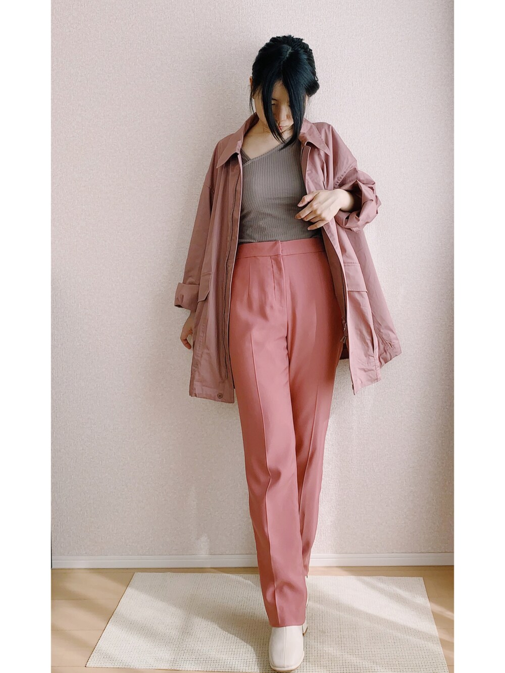 「春アウター、シンプルスタイル、お出かけコーデ、大人コーデ、オトナカジュアル、ootd、春、低身長、おしゃれさんと繋がりたい、春夏コーデ、ママファッション、今日のコーデ、ストリート、ユニクロ、カットソー」｜「MERCURYDUOのアイテム（タンクトップ、グレー系）」を使った、rice2022さん（レディース・153cm）の春コーディネートの2枚目の写真