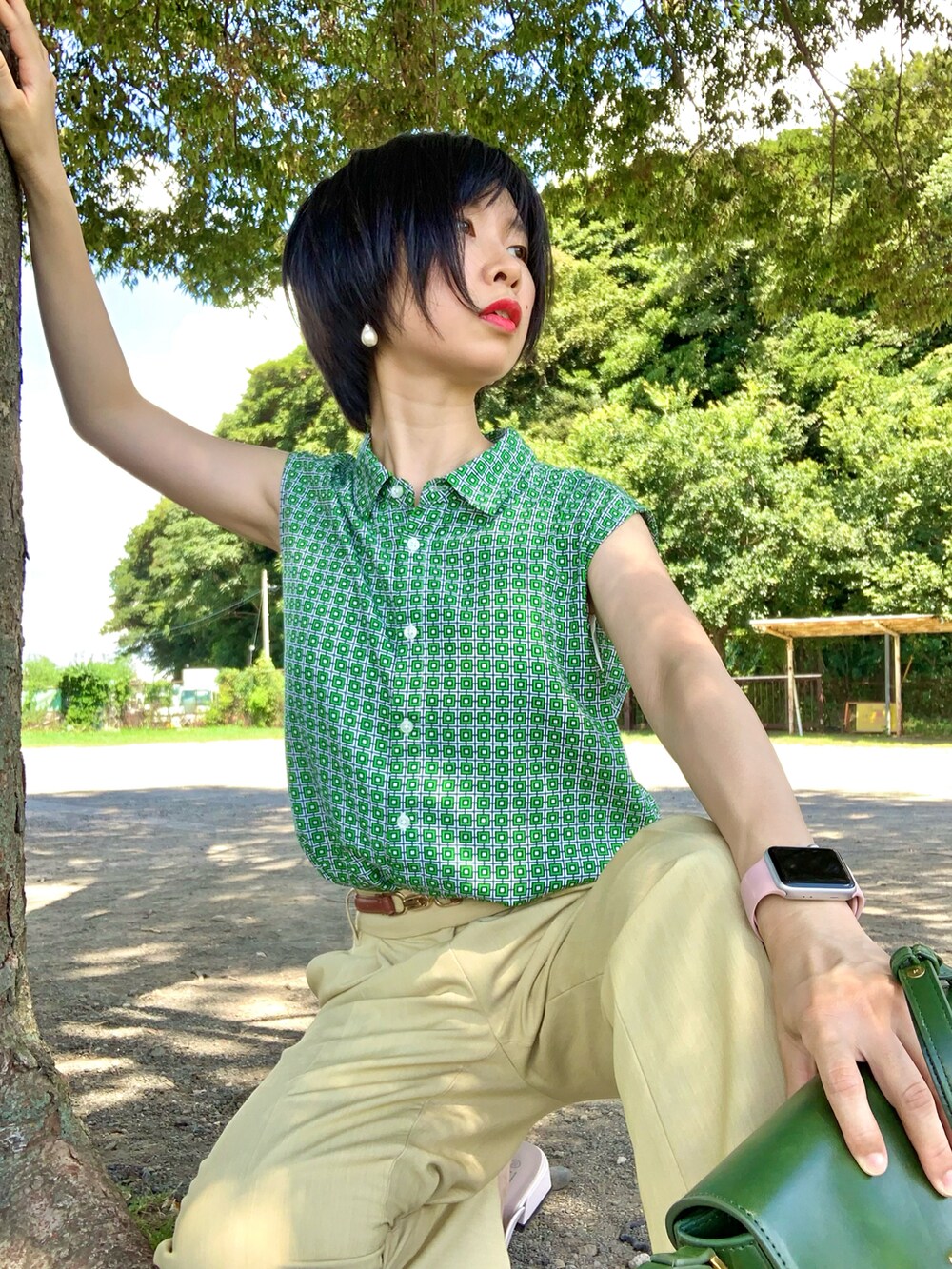 「ユニクロ、大人コーデ、パンツスタイル、きれいめカジュアル、カジュアルコーデ、アングリッド、低身長女子、カラー×コーデ、ママコーデ、ワイドパンツ、今日のコーデ」｜「UNIQLOのアイテム（Tシャツ/カットソー、グリーン系）」を使った、rice2022さん（レディース・153cm）の夏コーディネートの4枚目の写真