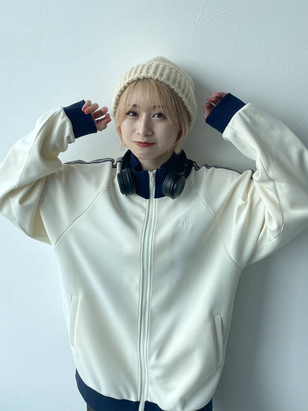 「楽ちんコーデ、休日コーデ、体型カバー、きれいめ、ゆったり、アクティブキュート_PAGEBOY、PAGEBOY、骨格ウェーブ_PAGEBOY、イエベ春_PAGEBOY、カジュアル、ストリート、メンズライク、PAGEBOYLIM、ニット帽、スラックス」｜「PBLIMのPAGEBOYLIM/ニットバケハ（ハット、ベージュ系）」を使った、moeさん（レディース・158cm）の夏コーディネートの2枚目の写真
