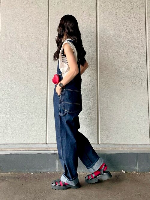 春夏コーデ♡ルーズデニムオーバーオール女子会におすすめ 春夏デニムオーバーオール☆お出かけに最適女子会コーデ - メルカリ
