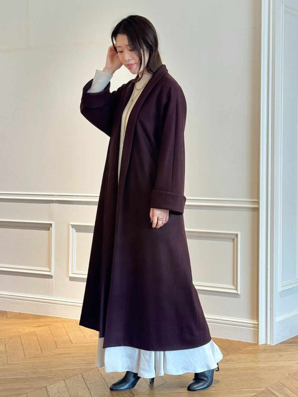 「秋コーデ、今日のコーデ、秋っぽコーデ更新中、ニットワンピース、ベージュ、ボルドー、162cm、ガウンコート、コートスタイル」｜「HOUSE OF LOTUSのドッキングニットワンピース（ワンピース、ベージュ系）」を使った、HOUSE OF LOTUS　staffさん（レディース・162cm）の秋コーディネートの2枚目の写真
