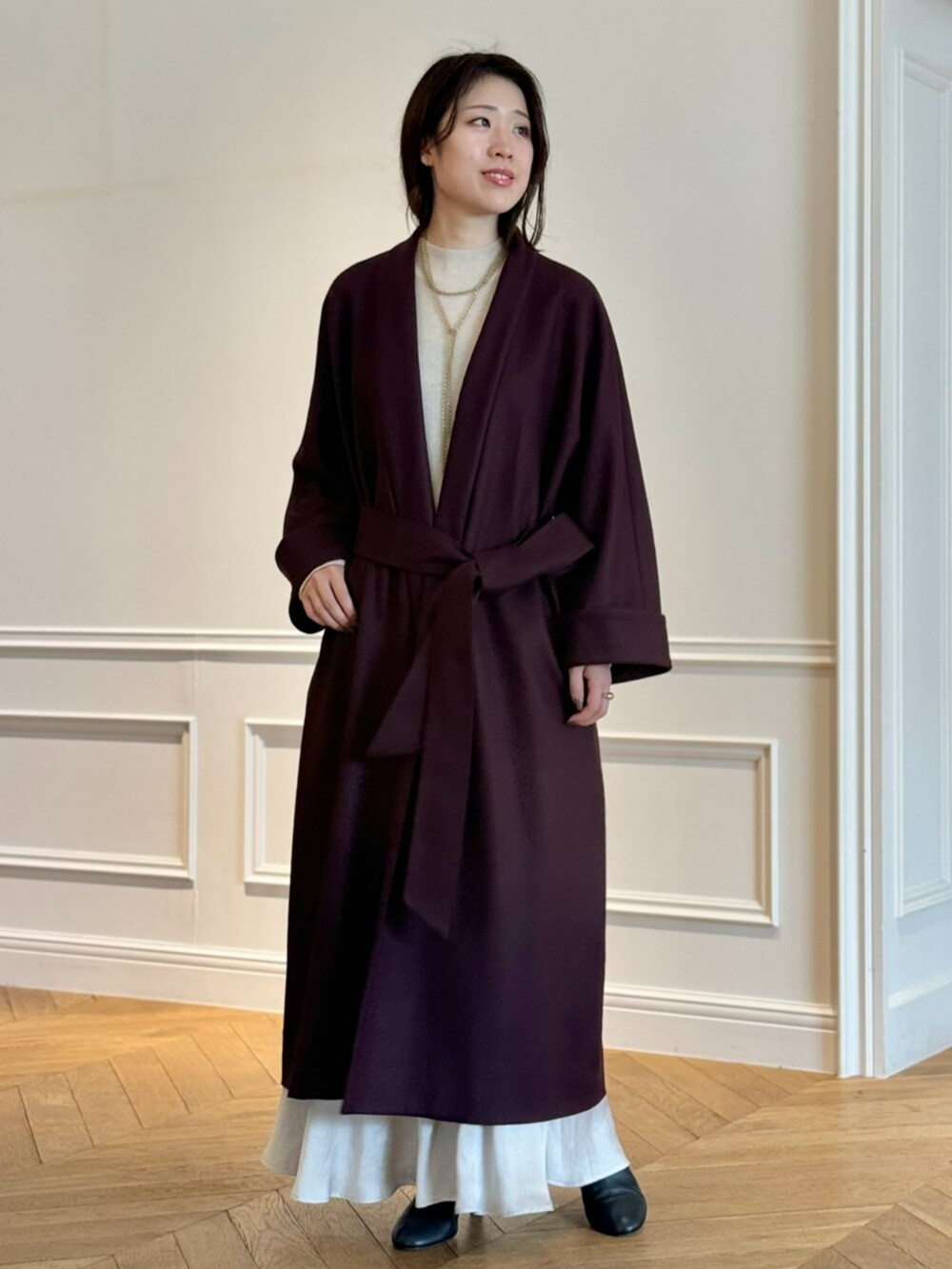 「秋コーデ、今日のコーデ、秋っぽコーデ更新中、ニットワンピース、ベージュ、ボルドー、162cm、ガウンコート、コートスタイル」｜「HOUSE OF LOTUSのドッキングニットワンピース（ワンピース、ベージュ系）」を使った、HOUSE OF LOTUS　staffさん（レディース・162cm）の秋コーディネートの3枚目の写真