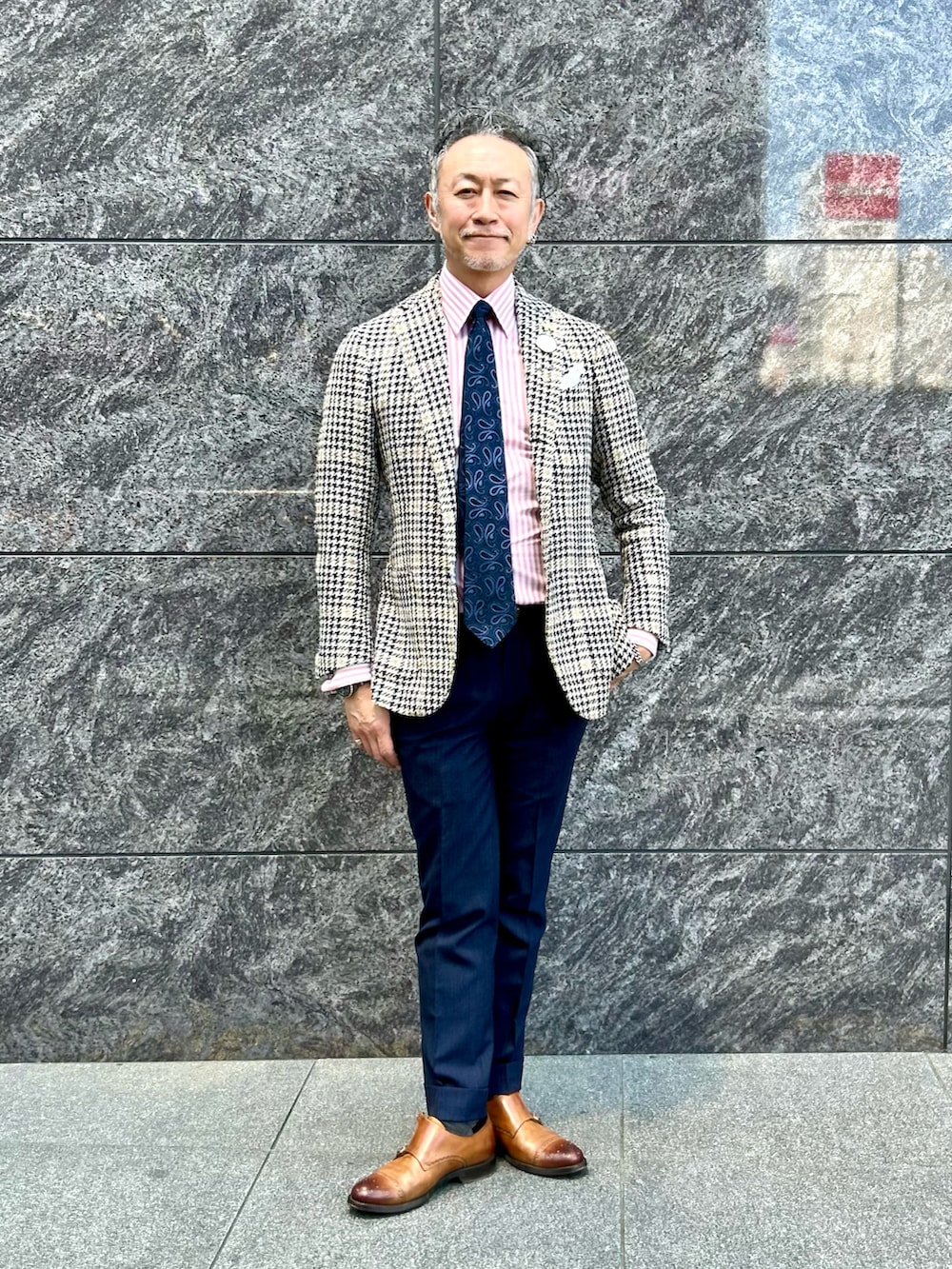 「シンプルコーデ、レイヤードスタイル」｜「Stile Latinoのアイテム（テーラードジャケット、ブラック系）」を使った、pipimarさん（メンズ・170cm）の夏コーディネートの3枚目の写真