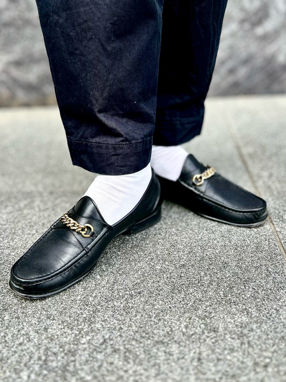 「休日スタイル、シンプルスタイル、リラックススタイル、大人カジュアル、ootd」｜「BERWICHのアイテム（チノパンツ、ブラック系）」を使った、pipimarさん（メンズ・170cm）の春コーディネートの4枚目の写真