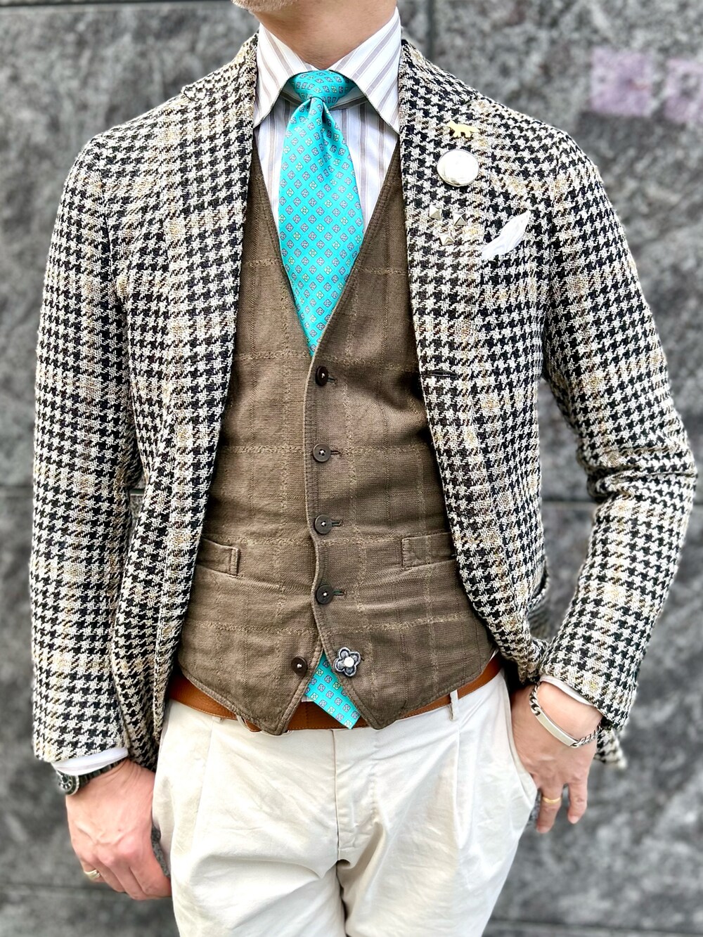「春服コーデ、オトナカジュアル、キレイめ、休日スタイル、大人コーデ、デートコーデ、ootd」｜「BUNNEYのアイテム（ファッション雑貨、シルバー系）」を使った、pipimarさん（メンズ・170cm）の春コーディネートの2枚目の写真