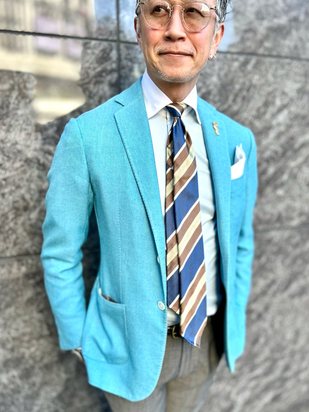 「きれいめカジュアル、大人コーデ、夏コーデ、大人カジュアル、オトナカジュアル」｜「OLIVER PEOPLESのアイテム（サングラス、グレー系）」を使った、pipimarさん（メンズ・170cm）の春コーディネートの2枚目の写真