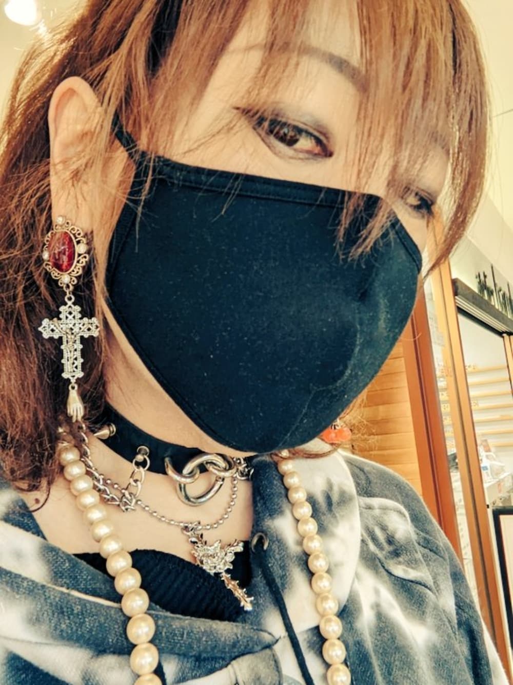 「休日スタイル、お洒落さんとつながりたい、カジュアル、MTF、LGBT、トランスジェンダー、病みかわいい、地雷系ファッション、ゴスロリ」｜「OZZ ONESTEのアイテム（パーカー、グレー系）」を使った、ななお(七緒)さん（レディース・169cm）の冬コーディネートの4枚目の写真