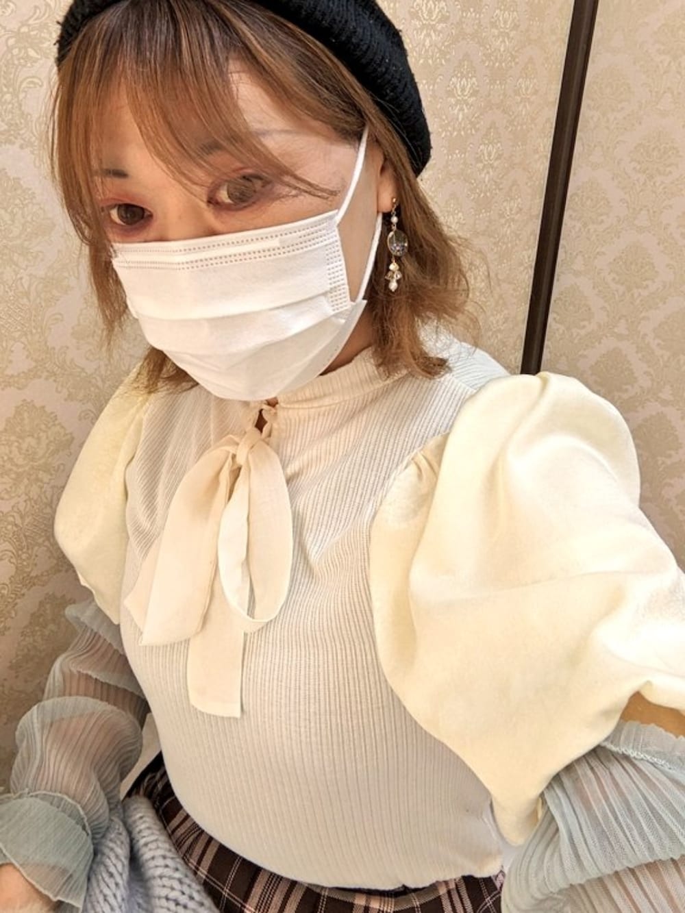 「休日コーデ、お洒落さんとつながりたい、一生2週に1回、女性ホルモン注射通院コーデ、LGBT、MTF、トランスジェンダー」｜「NICE CLAUPのアイテム（カーディガン/ボレロ、ブルー系）」を使った、ななお(七緒)さん（レディース・169cm）の冬コーディネートの3枚目の写真