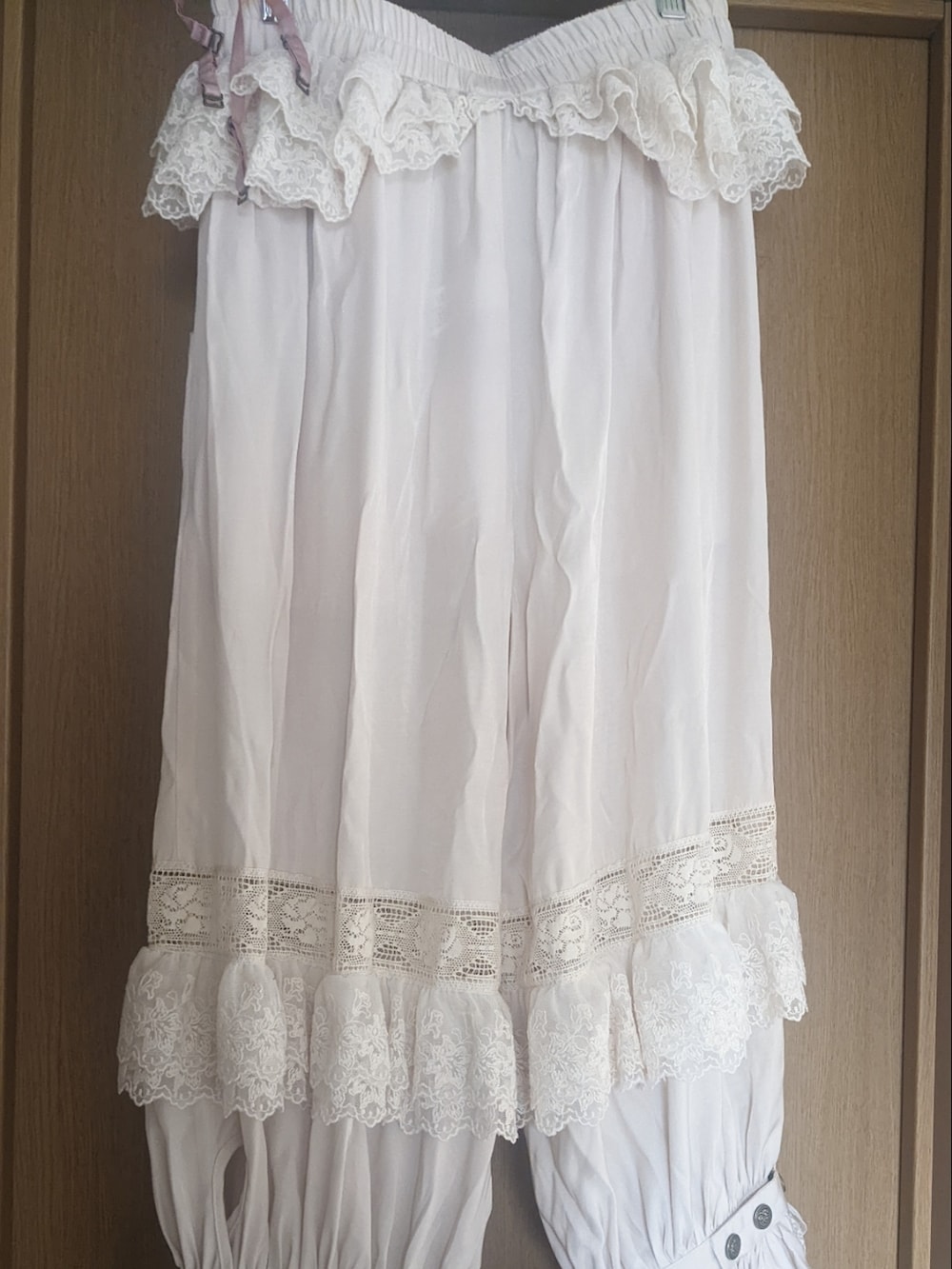 「服とコスメでなりたい自分に、休日コーデ、お洒落さんとつながりたい」｜「薔薇の帽子屋のアイテム（ハンチング/ベレー帽、ベージュ系）」を使った、ななお(七緒)さん（レディース・169cm）の冬コーディネートの4枚目の写真
