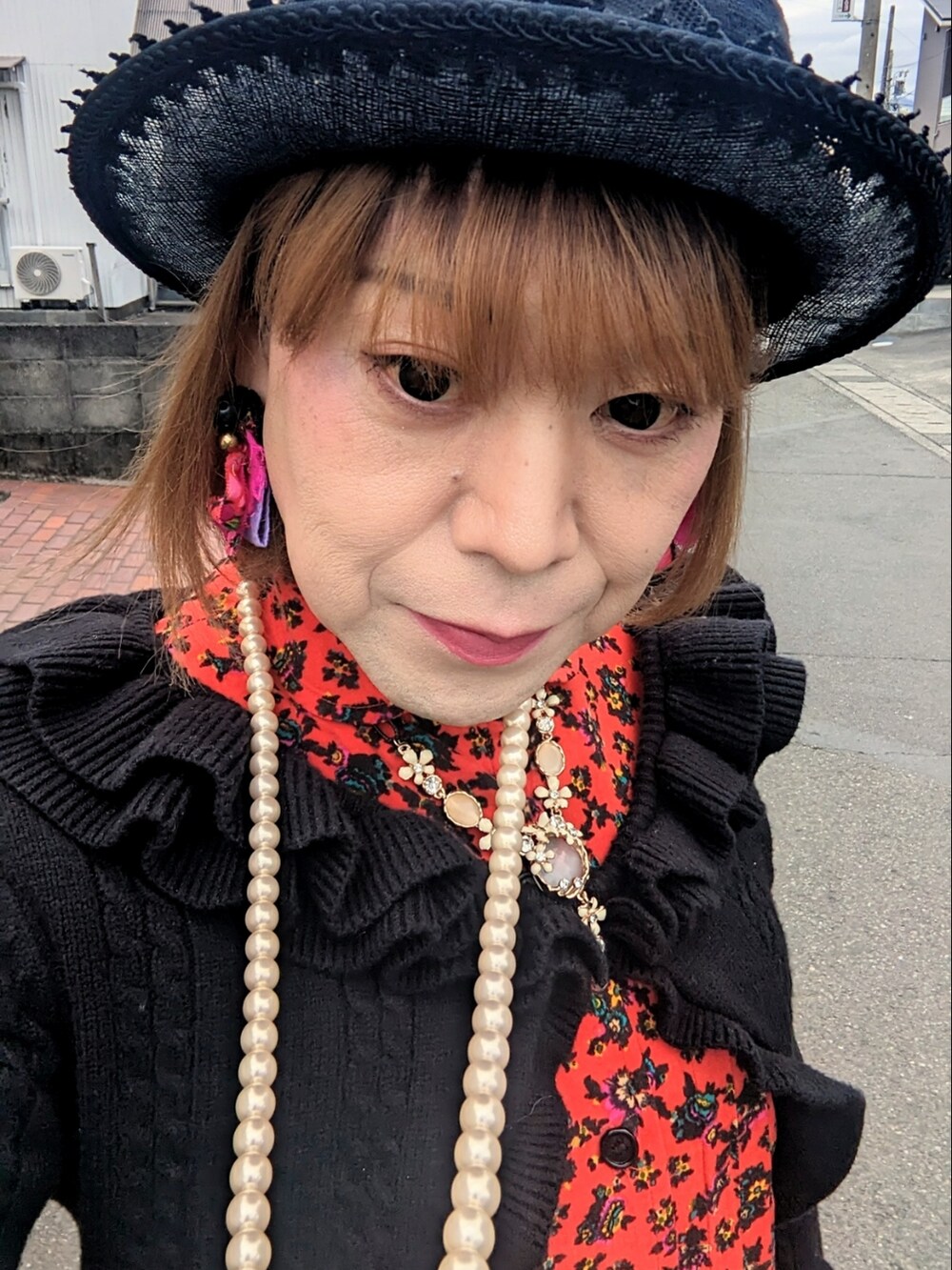 「休日コーデ、古着MIX、MTF、LGBT」｜「古着のアイテム（ワンピース、レッド系）」を使った、ななお(七緒)さん（レディース・169cm）の春コーディネートの2枚目の写真