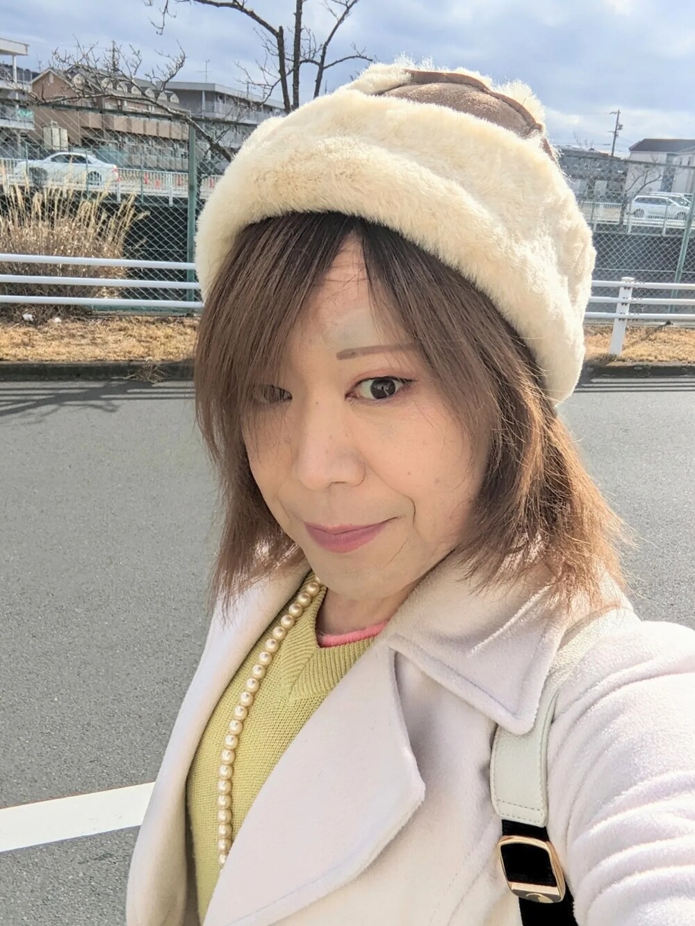 「休日コーデ、シンプルコーデ、冬コーデ」｜「不明のアイテム（スカート、ベージュ系）」を使った、ななお(七緒)さん（レディース・169cm）の冬コーディネートの3枚目の写真