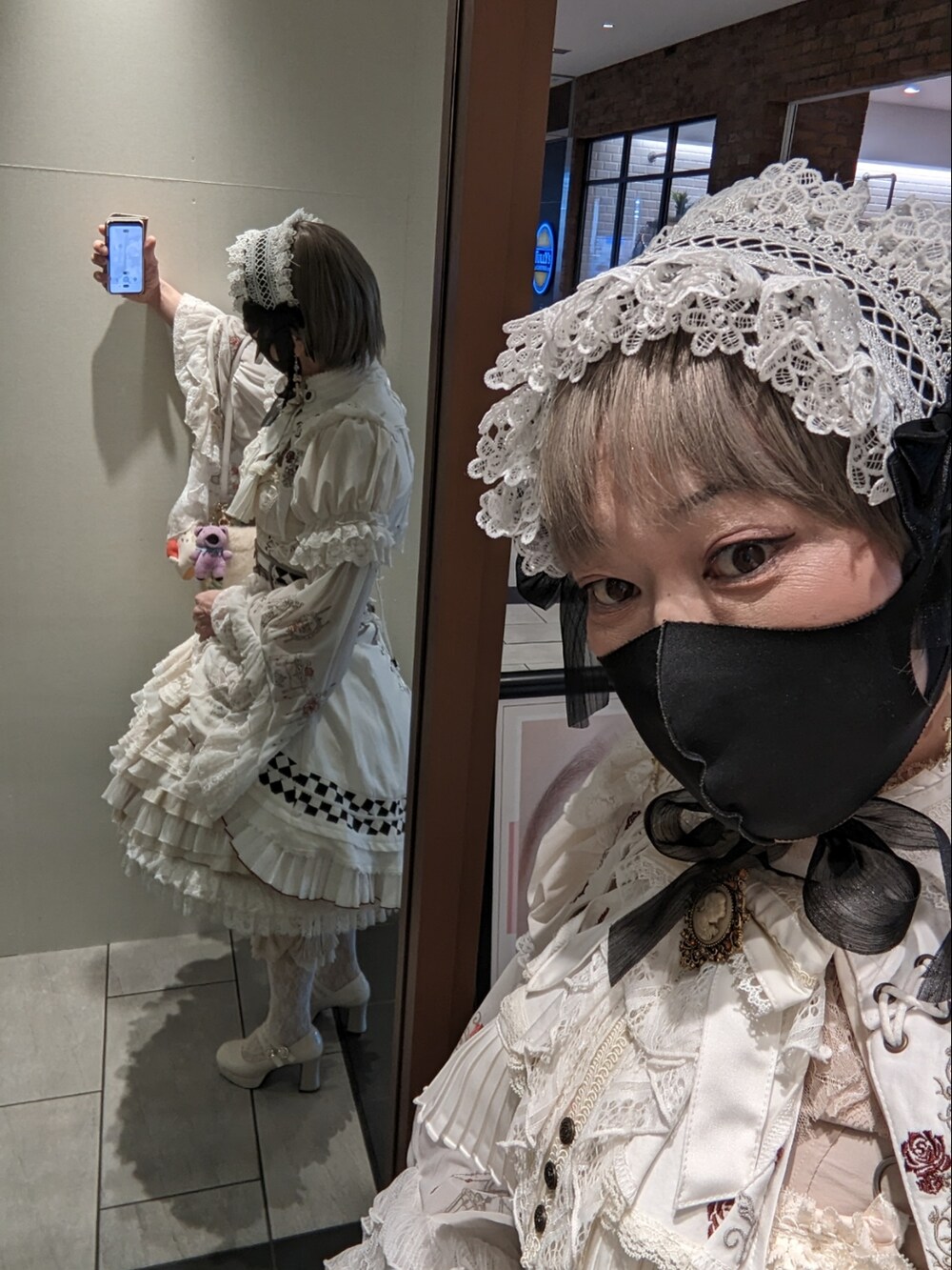 「ホワイトコーデ、ゴスロリ、LGBT、MTF」｜「OZZ ONESTEのアイテム（スカート、ホワイト系）」を使った、ななお(七緒)さん（レディース・169cm）の冬コーディネートの2枚目の写真