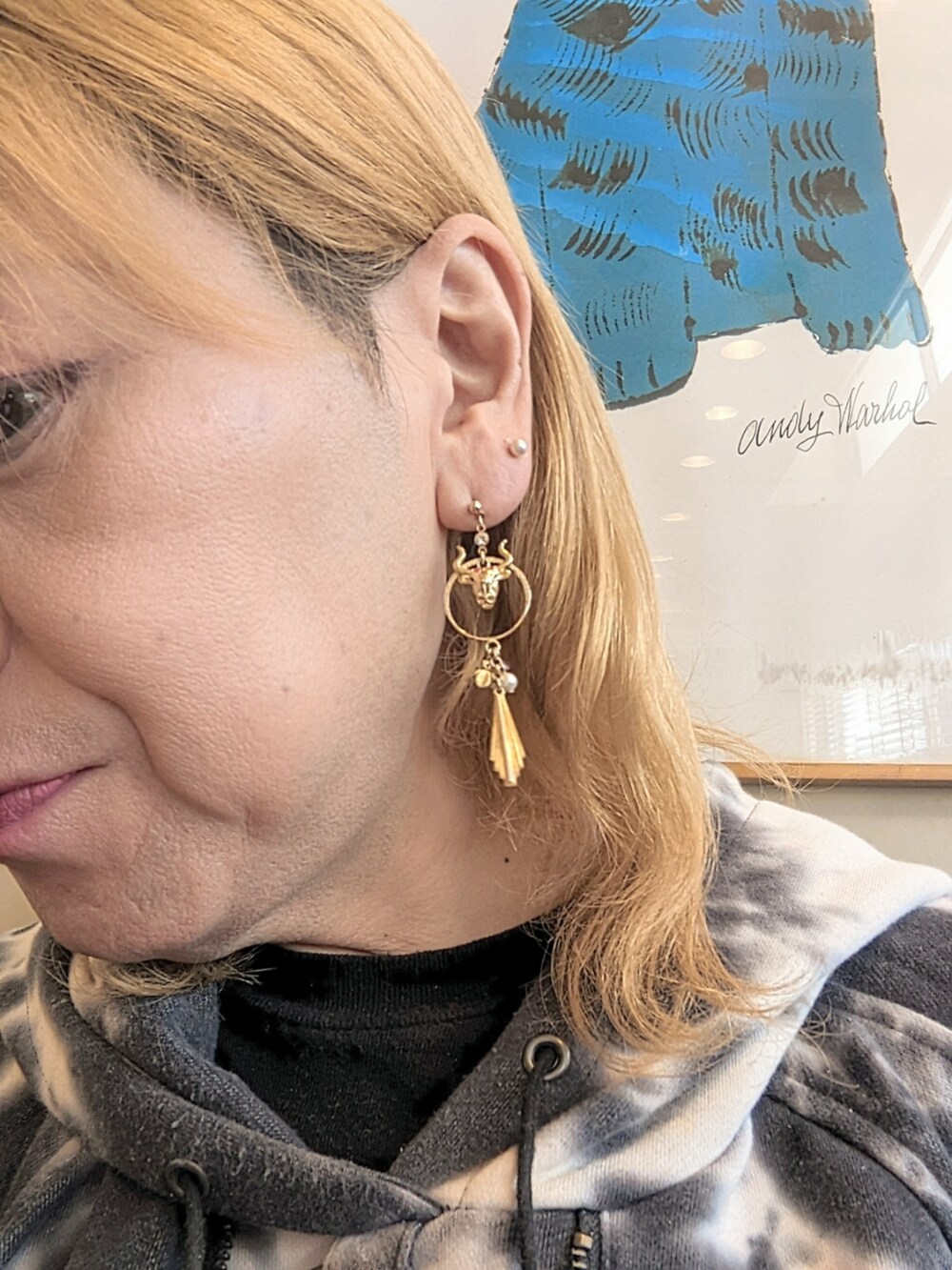 「休日コーデ、お洒落さんとつながりたい、パンツスタイル、ビッグシルエット、メンズライク」｜「薔薇の帽子屋のアイテム（ハット、ブラック系）」を使った、ななお(七緒)さん（レディース・169cm）の冬コーディネートの4枚目の写真