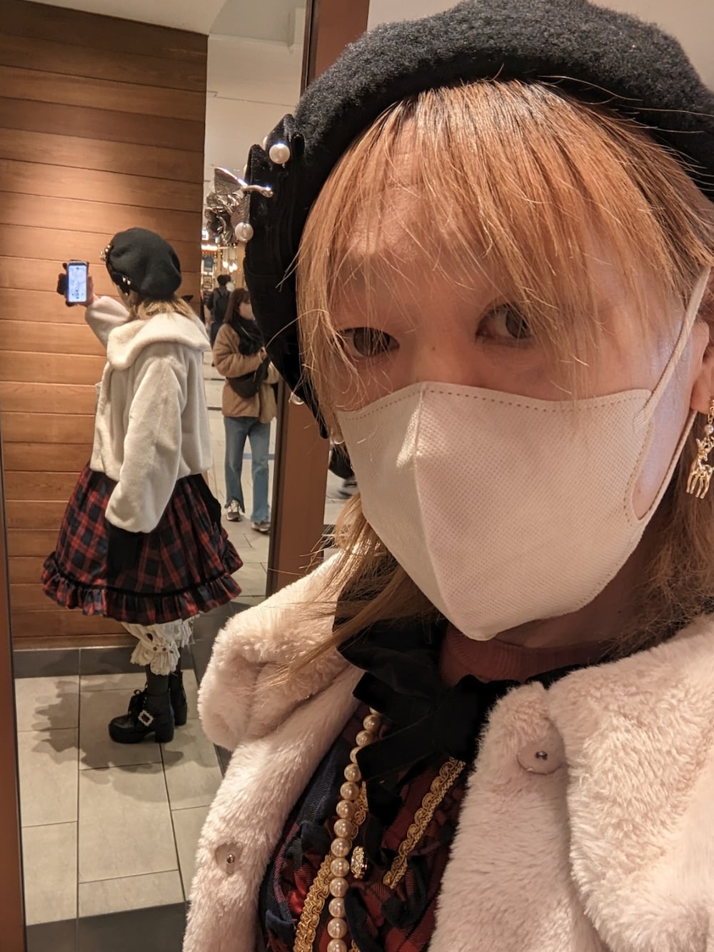 「冬コーデ、休日コーデ、クリスマスコーデ」｜「しまむらのアイテム（バッグ、ホワイト系）」を使った、ななお(七緒)さん（レディース・169cm）の冬コーディネートの2枚目の写真