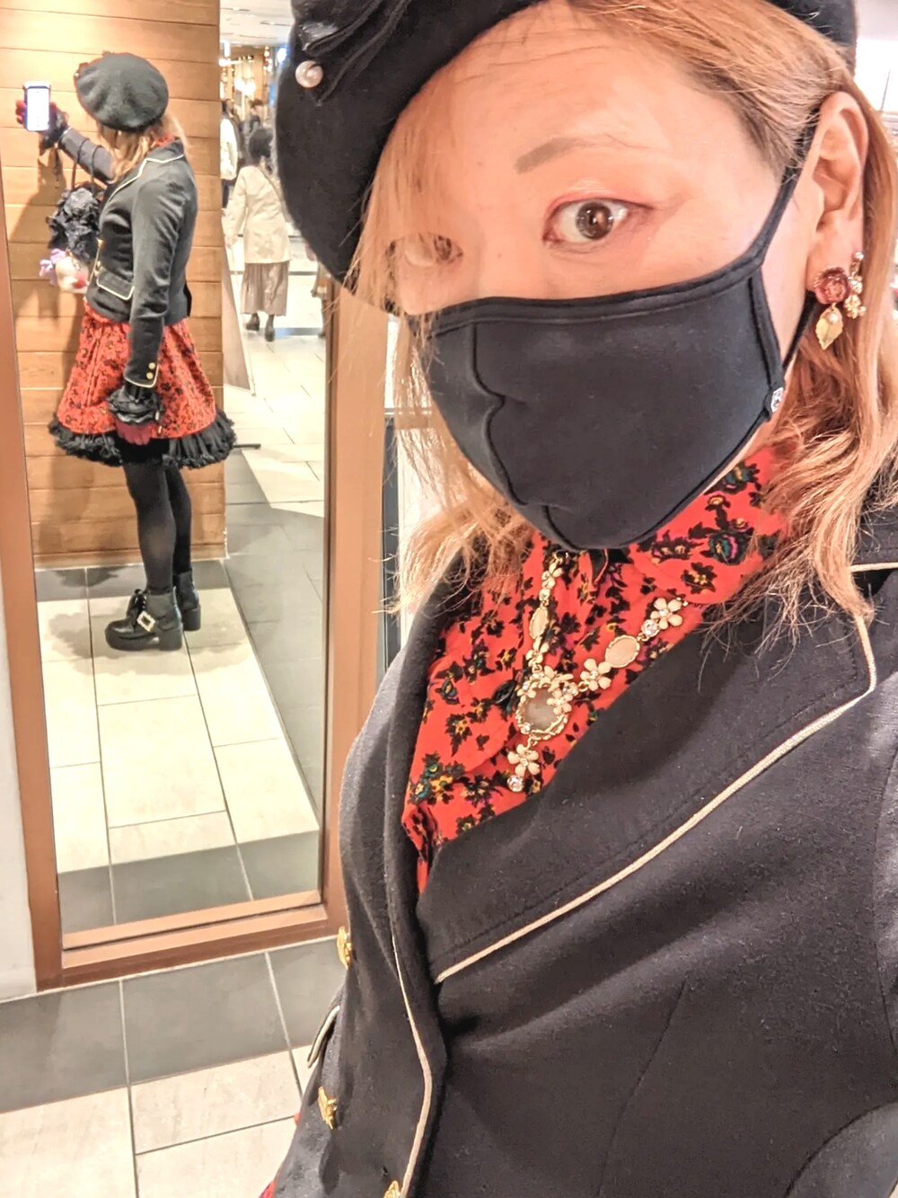 「服とコスメでなりたい自分に、休日コーデ、お洒落さんとつながりたい、スカートスタイル、古着」｜「しまむらのアイテム（ハンチング/ベレー帽、ブラック系）」を使った、ななお(七緒)さん（レディース・169cm）の冬コーディネートの2枚目の写真