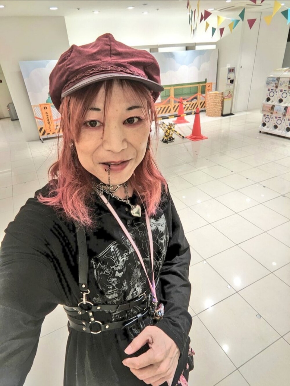 「OZZONESTのアイテム（ブーツ、グレー系）」を使った、ななお(七緒)さん（レディース・169cm）の夏コーディネートの2枚目の写真