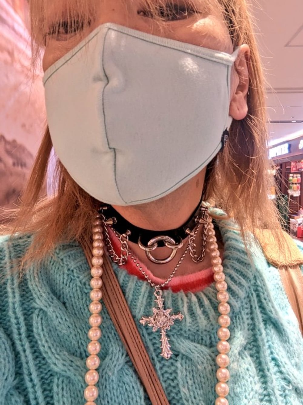 「休日コーデ、カジュアル、お洒落さんとつながりたい、今日のコーデ、地雷系ファッション」｜「OZZ ONESTEのアイテム（アームカバー、ブラック系）」を使った、ななお(七緒)さん（レディース・169cm）の冬コーディネートの4枚目の写真