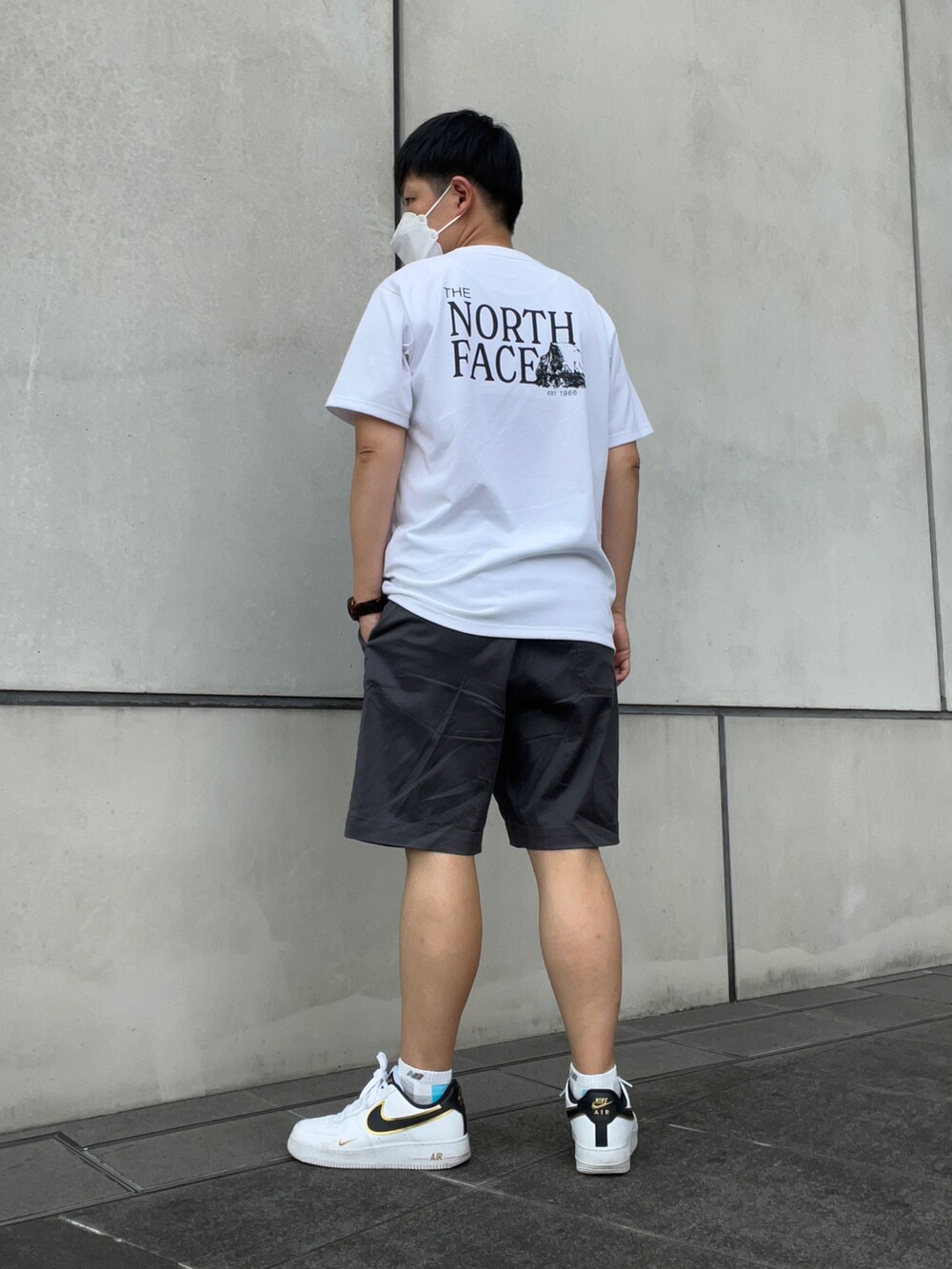 「みんなの白Tフェス、メンズライク、メンズライクコーデ、トランスジェンダー、FTM、夏コーデ」｜「THE NORTH FACEのアイテム（Tシャツ/カットソー、ホワイト系）」を使った、tomoさん（メンズ・161cm）の夏コーディネートの3枚目の写真