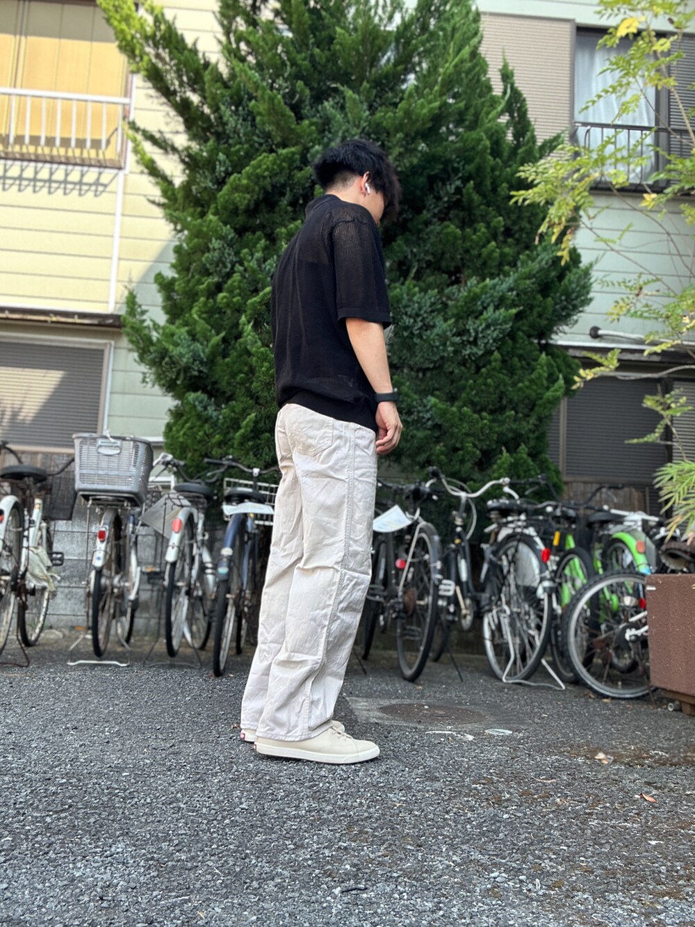 「お出かけコーデ、シンプル、夏コーデ、メンズファッション、おしゃれさんと繋がりたい、いいね、save、フォローお願いします🤑、お洒落男子と繋がりたい、お洒落女子と繋がりたい、アビレックス(AVIREX)、UNIQLO、VANS、GU、プチプラコーデ、安くてもオシャレできます、フォローミー」｜「GUのアイテム（Tシャツ/カットソー、ブラック系）」を使った、ねぎさん（メンズ・174cm）の夏コーディネートの2枚目の写真