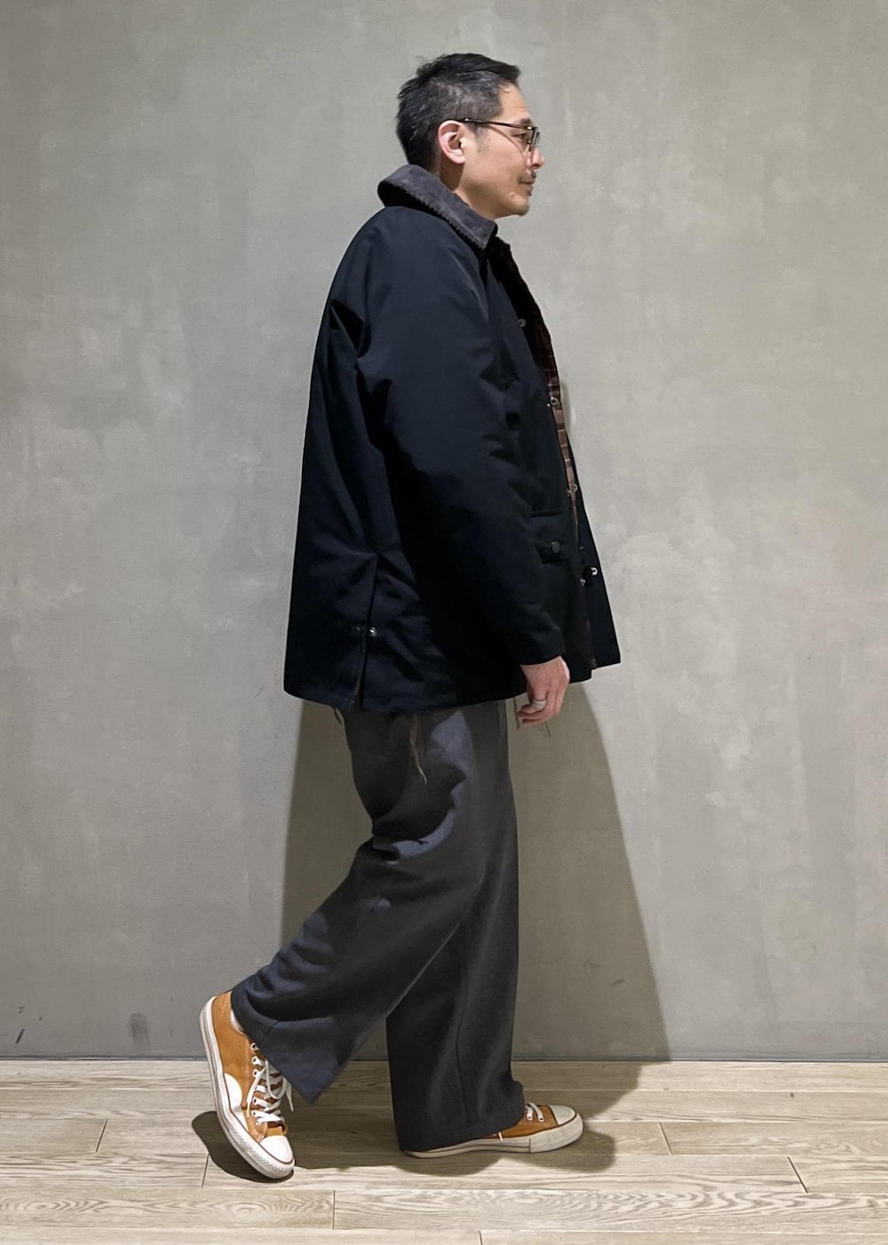 「バブアー、別注、ファー、ファーライナー、ビデイル、ワイルドライフテイラー、Barbour、WILD LIFE TALOR、BEDALE、BEDALE CLASSIC、ADAM ET ROPÉ、HOMME、カジュアル、大人カジュアル、レイヤード」｜「Barbourの《別注》【Barbour】BIGSIZE フロントジップ ファーライナー ベスト / ロイヤルワラント / ユニセックス（その他アウター、イエロー系）」を使った、takashi.nさん（メンズ・176cm）の冬コーディネートの2枚目の写真