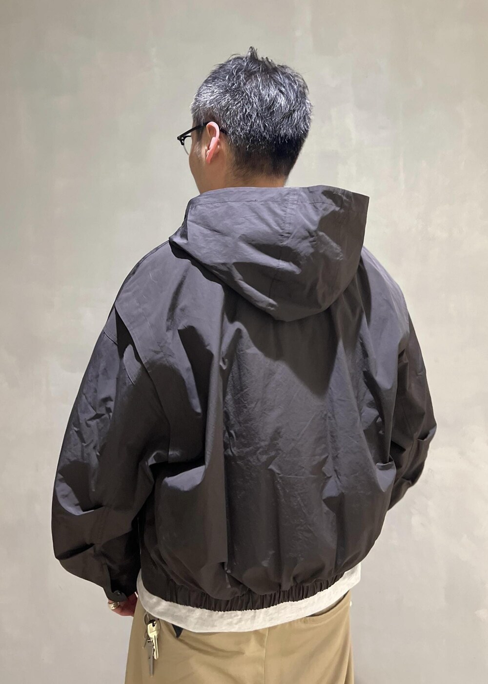 「AMOMENTO、ヘインズ、ビオトープ、アモーメント、Hanes for BIOTOP、Hanes、BIOTOP、ADAM ET ROPÉ、HOMME、カジュアル、大人カジュアル、レイヤード、春、春コーデ、春ファッション」｜「HANESの【Hanes for BIOTOP】ORGANIC PREMIUM COTTON THERMAL CREW NECK PULLOVER/UNISEX（Tシャツ/カットソー、ホワイト系）」を使った、takashi.nさん（メンズ・176cm）の春コーディネートの6枚目の写真
