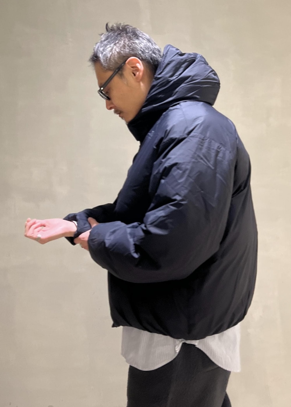 アダムエテロペ/ADAM ET ROPE フード付き黒ダウンジャケット