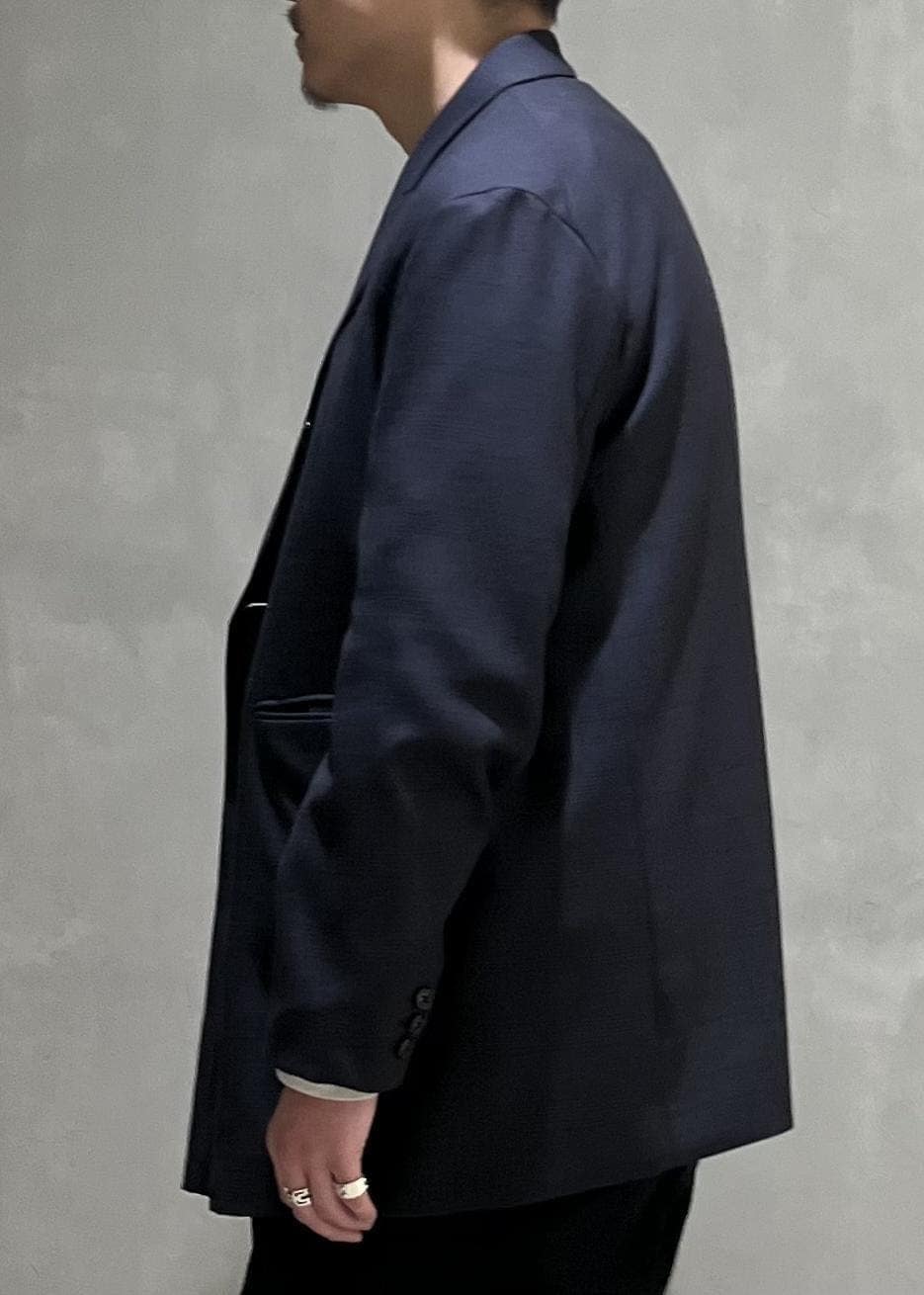 「＃adamjeanist、デニム、アダムエロペジーンズ、ADAM ET ROPE' JEANS、adamjeanist、初春コーデ、春コーデ、大人カジュアル、モノトーンコーデ、カジュアルコーデ、ADAM ET ROPÉ、高身長、ジャケット/アウター、テーラードジャケット、パンツ」｜「ADAM ET ROPE'の【ADAM ET ROPE' JEANS -GRID-】デニム ワイド イージーパンツ / サスティナブル（デニムパンツ、ブラック系）」を使った、takashi.nさん（メンズ・176cm）の冬コーディネートの5枚目の写真