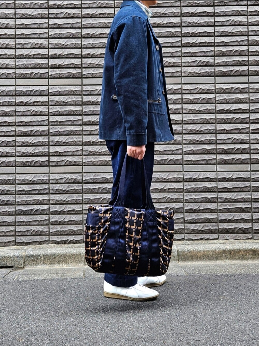 「大人カジュアル、今日のコーデ、ジャケットスタイル、カーディガン、チノパン、ootd、メンズコーデ、ストライプ、シャツ、初老のこうでねぇと」|「MONTEPOのMONTEPO 90's モールスキン ワークJKT 伊製USED(その他アウター、ブルー系)」を使った、D・BLUEさん(メンズ・170cm)の春コーディネートの2枚目の写真