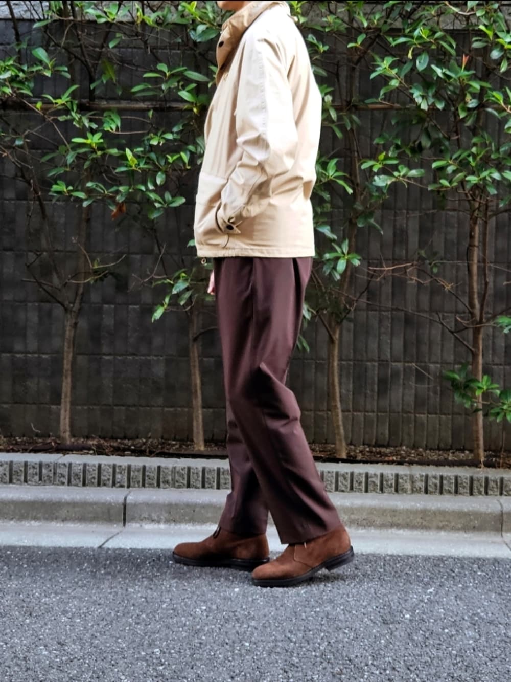 「チャッカブーツ、大人コーデ、休日コーデ、古着MIX、バブアー、メンズファッション、メンズコーデ、ネクタイコーデ、ootd、秋コーデ」｜「BarbourのBarbour BEAULIEU コットンブルゾン サンドベージュ　USED（ブルゾン、ベージュ系）」を使った、D・BLUEさん（メンズ・170cm）の秋コーディネートの3枚目の写真