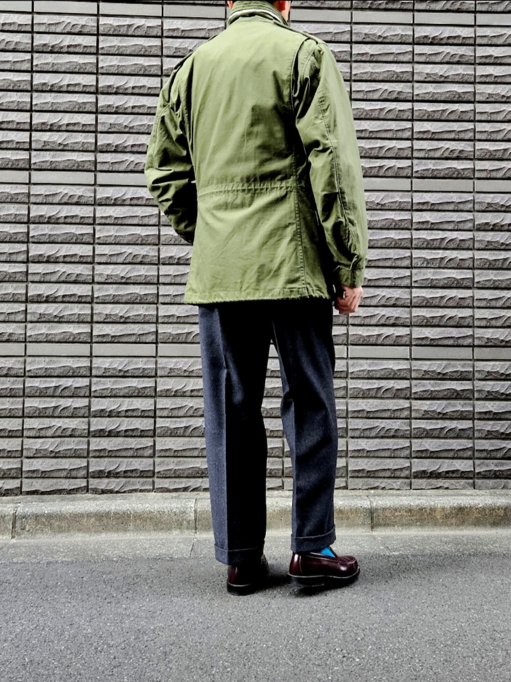 「休日スタイル、今日のコーデ、休日コーデ、ミリタリージャケット、スラックス、メンズコーデ、ootd、ネクタイ、ローファー、初老のこうでねぇと」|「US ARMY のUS ARMY 1967's M-65 フィールドジャケット 2nd(ミリタリージャケット、グリーン系)」を使った、D・BLUEさん(メンズ・170cm)の春コーディネートの4枚目の写真