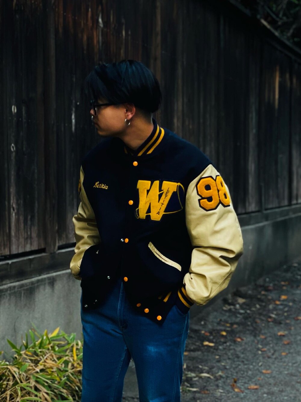 「秋コーデ、メンズコーデ、オトナカジュアル、お洒落さんとつながりたい、シンプルスタイル、秋服、ジャケットスタイル、秋のコーデ、ファッションの力を信じよう、古着、古着MIX、古着コーデ、古着好きな人と繋がりたい」｜「HOLLOWAYのアイテム（スタジャン、ブルー系）」を使った、flexmiraさん（メンズ・170cm）の秋コーディネートの3枚目の写真