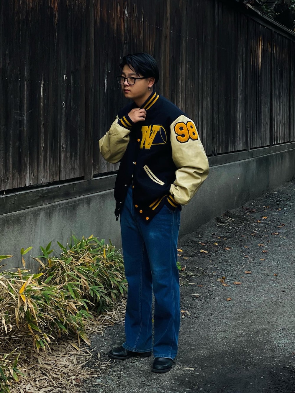 「秋コーデ、メンズコーデ、オトナカジュアル、お洒落さんとつながりたい、シンプルスタイル、秋服、ジャケットスタイル、秋のコーデ、ファッションの力を信じよう、古着、古着MIX、古着コーデ、古着好きな人と繋がりたい」｜「HOLLOWAYのアイテム（スタジャン、ブルー系）」を使った、flexmiraさん（メンズ・170cm）の秋コーディネートの2枚目の写真