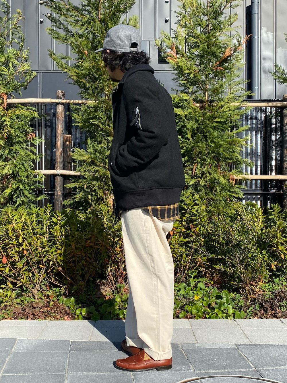 「BCSTOCK、MARKAWARE、GHBASS」｜「markawareの【MARKAWARE / マーカウェア】SPORTS CAP CASHMERE（キャップ、グレー系）」を使った、takayah95さん（メンズ・165cm）の冬コーディネートの2枚目の写真