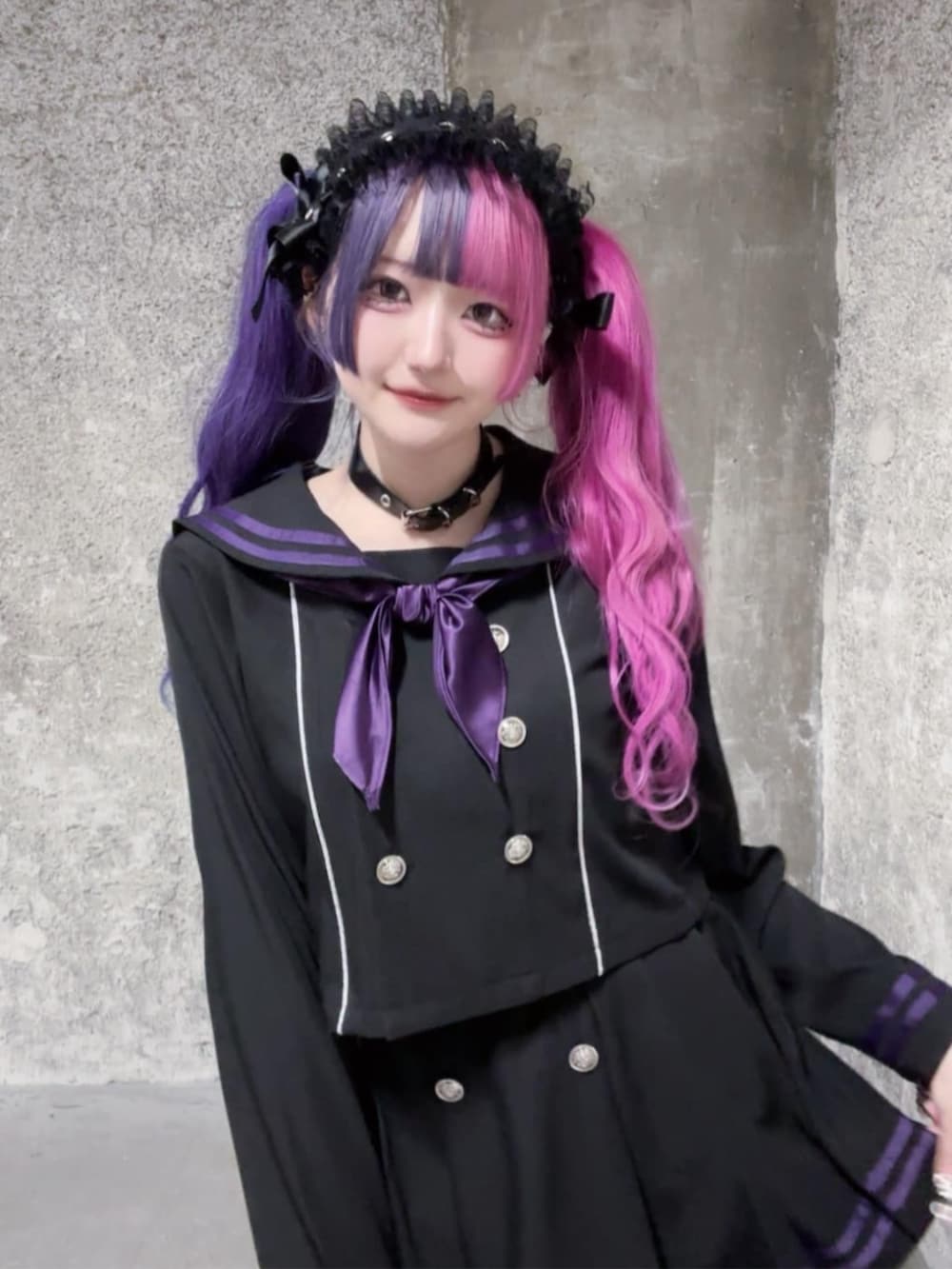 「リボン、お出かけコーデ、ミニスカート、モノトーン、セットアップ、春夏コーデ、韓国ファッション、ライブ、Amilige、病みかわいい、骨格ウェーブ、地雷、サブカル、体型カバー、おそろコーデ」｜「Amiligeのセーラーセットアップ（セットアップ、ブラック系）」を使った、Amilige_officialさん（骨格ウェーブ・レディース・155cm）の春コーディネートの3枚目の写真