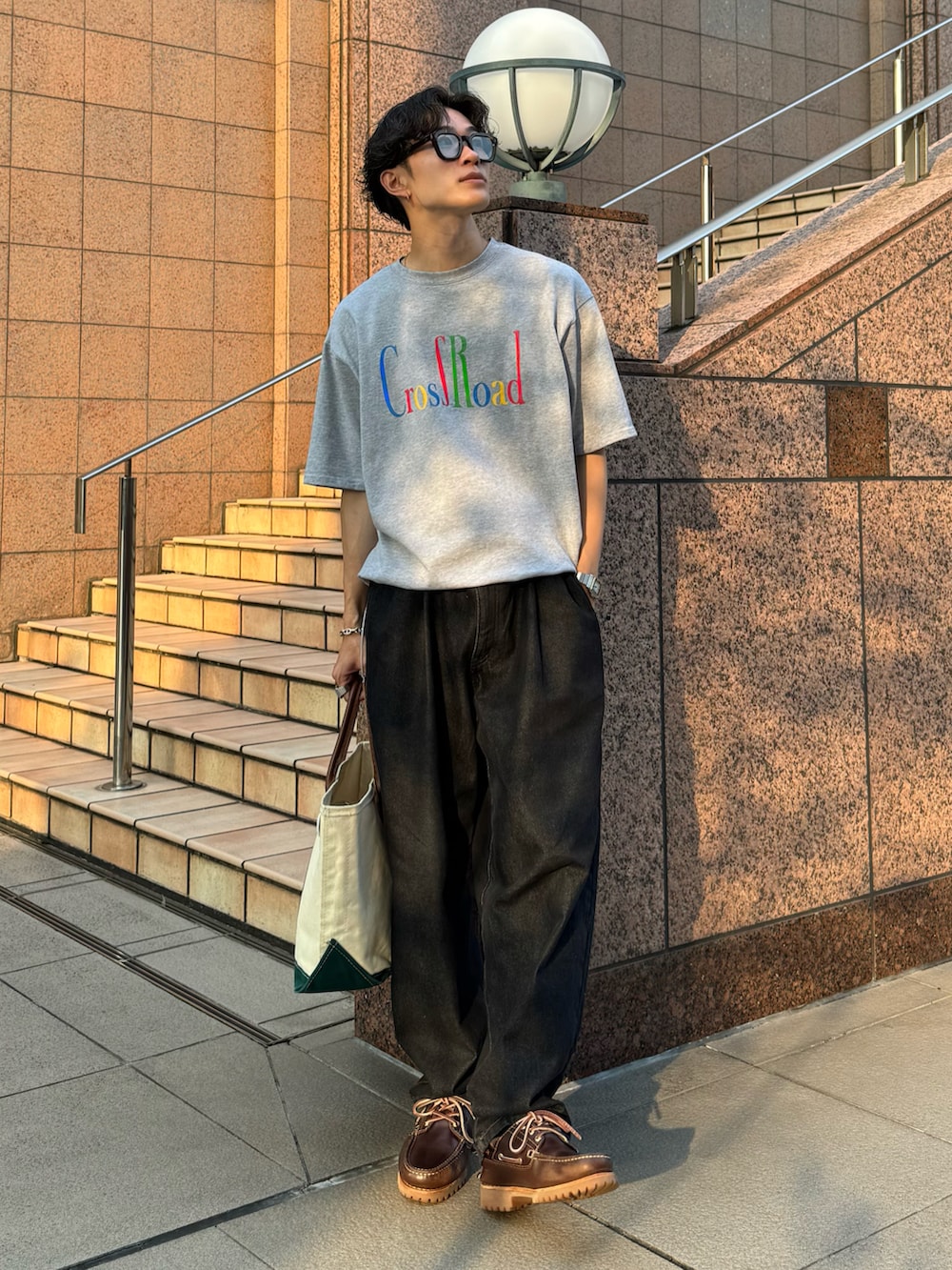 「グレー、Tシャツ、デニム、WETTEMPT、GU、Timberland、きれいめカジュアル、シティーボーイ」｜「WETTEMPTのONE SIDE DRAW CORD TEE / ワンサイドドローコードT（Tシャツ/カットソー、グレー系）」を使った、おさゆうさん（メンズ・168cm）の夏コーディネートの2枚目の写真