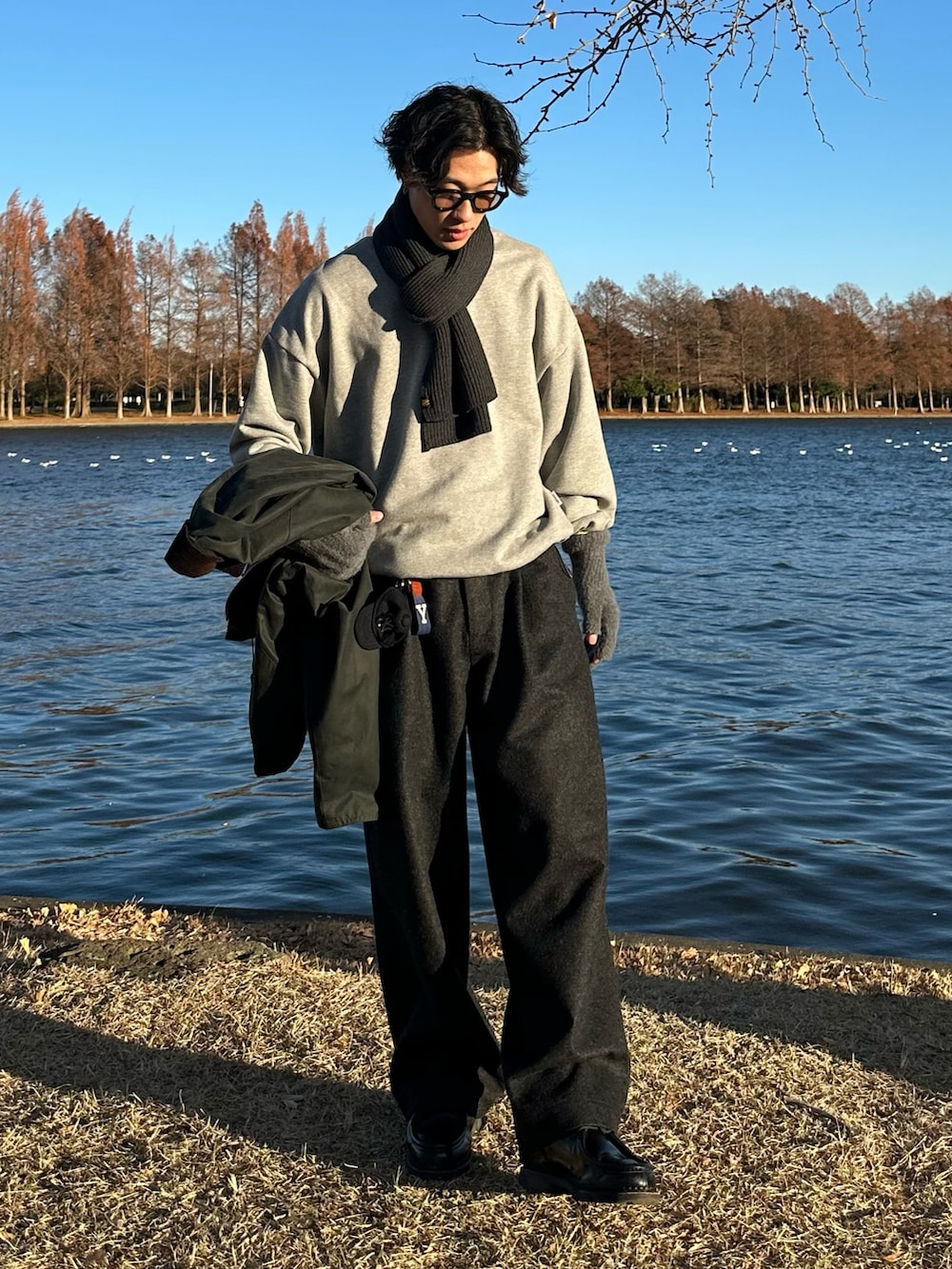 「きれいめカジュアル、スウェット、スウェットコーデ、WETTEMPT、BATONER、Paraboot、TEMBEA、シティーボーイ」｜「BarbourのTRANSPORT WAX（ブルゾン、グリーン系）」を使った、おさゆうさん（メンズ・168cm）の冬コーディネートの2枚目の写真
