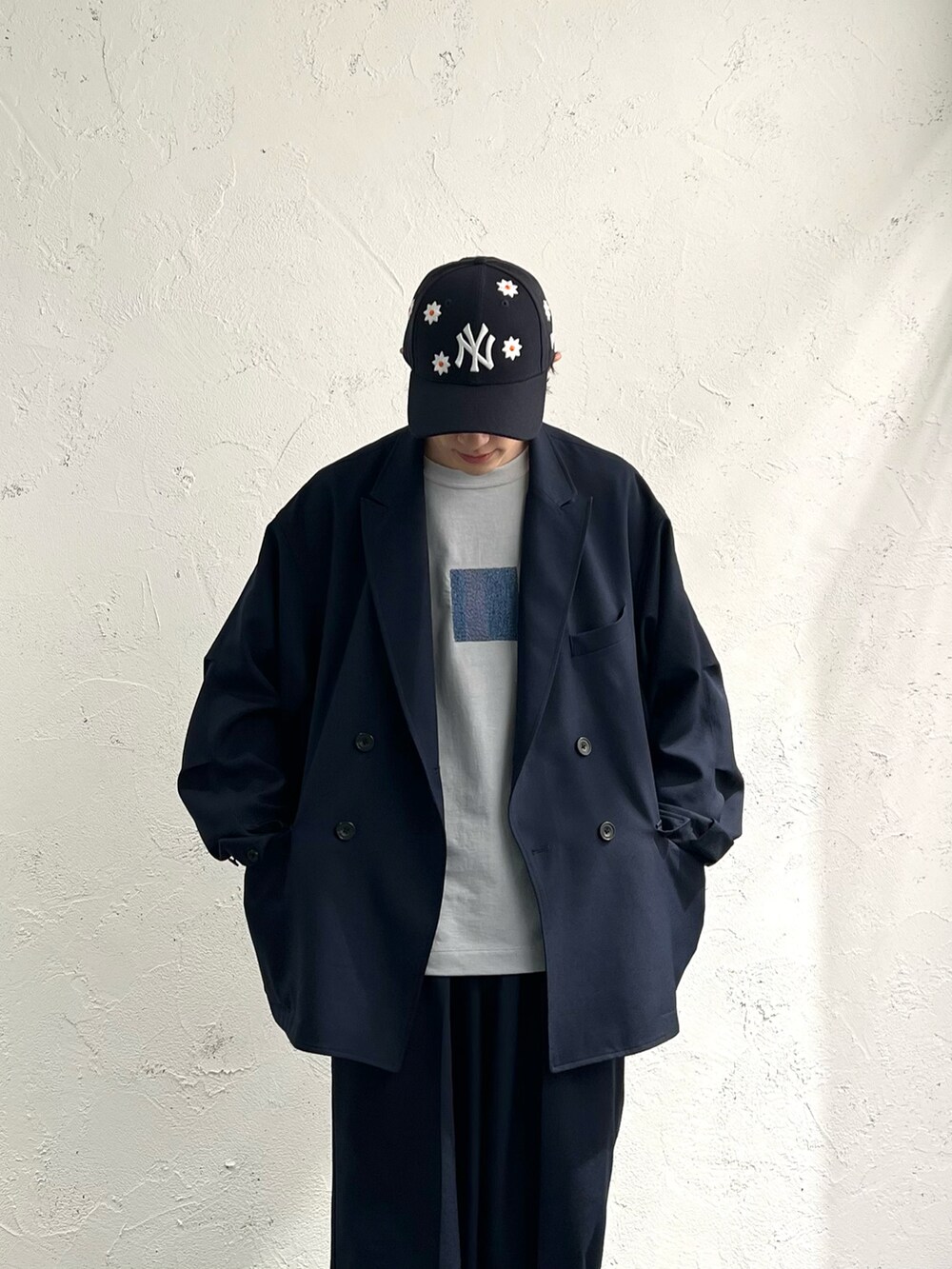 「ごきげんウィーク、春コーデ、リラックススタイル、シンプルコーデ、キャップ、DAIWAPIER39、セットアップ、yoke、clarks、NICK GEAR」｜「NICK GEARのアイテム（キャップ、ブルー系）」を使った、おさゆうさん（メンズ・168cm）の春コーディネートの2枚目の写真