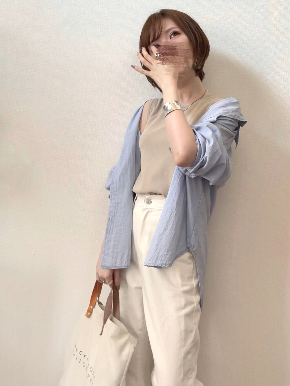 その他のバングル/リストバンドを着用したレディースの夏コーディネートの4枚目の写真