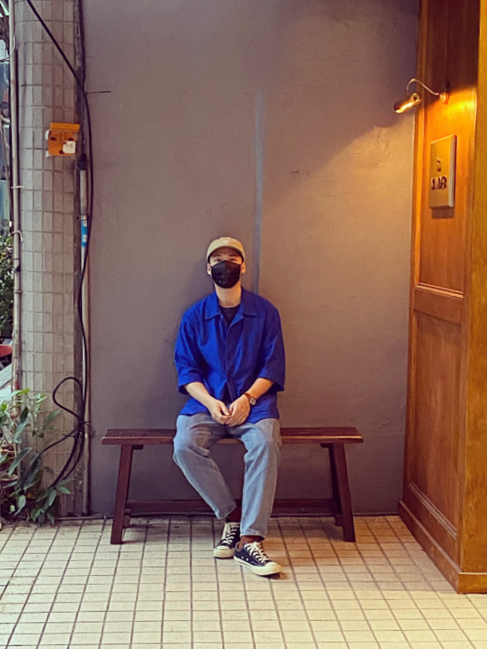 「秋ルック紹介するよ」｜「SEIKOのアイテム（腕時計、ホワイト系）」を使った、大庭葉藏さん（メンズ・178cm）の秋コーディネートの2枚目の写真