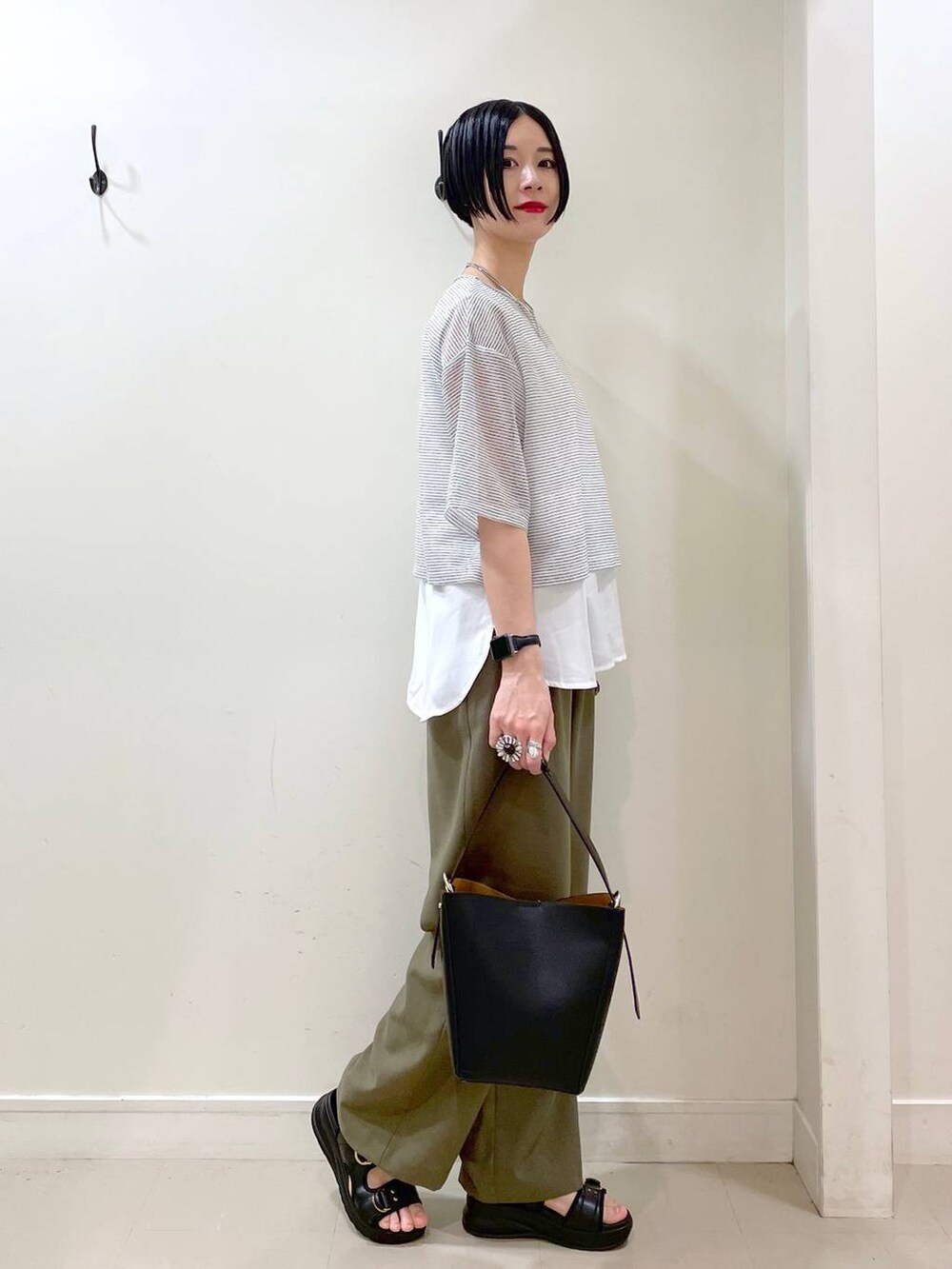 るんるんさんの「スペ軽5WAYショルダー/253022（GLOBAL WORK）」を使ったコーディネートの2枚目の写真