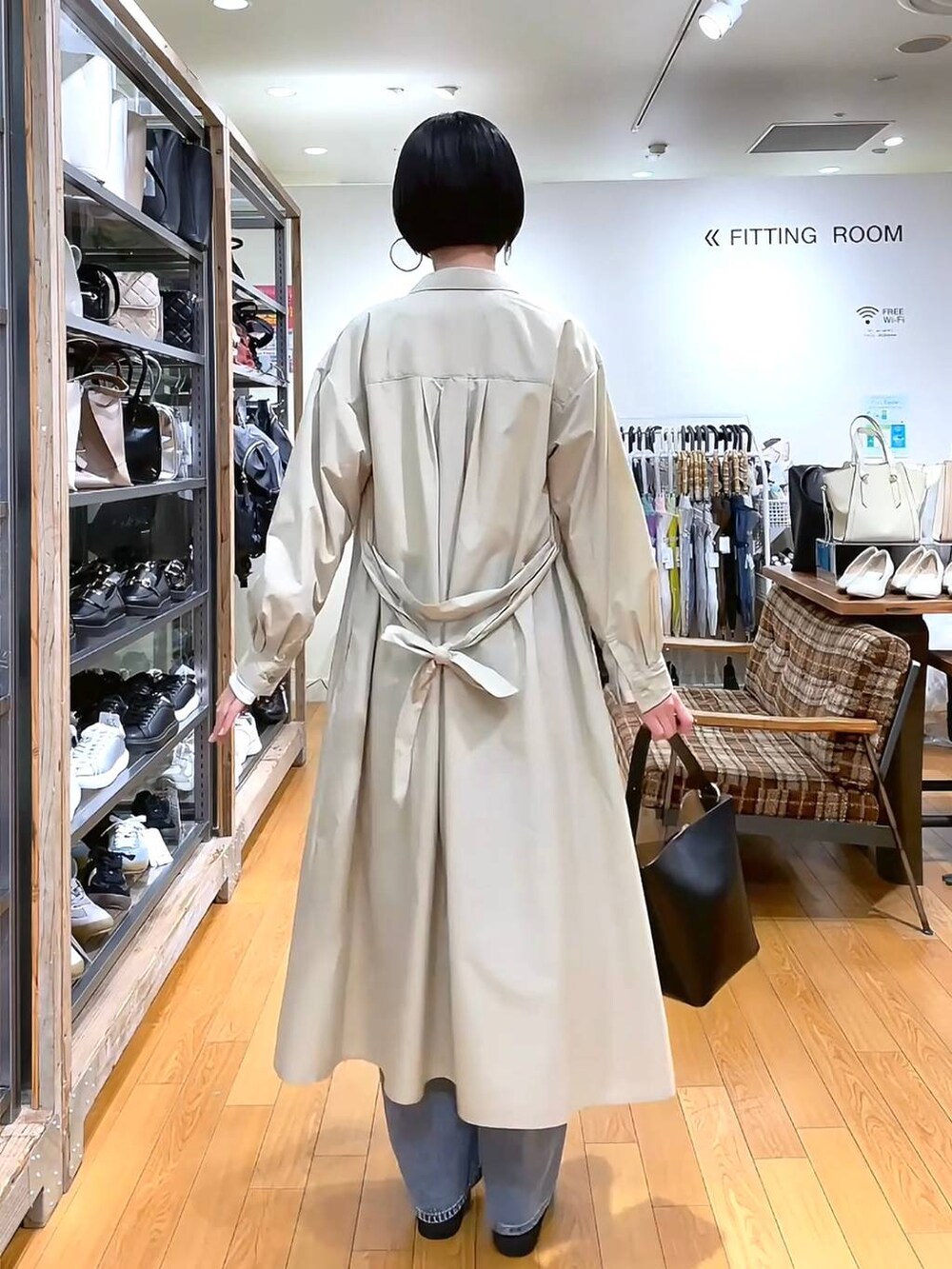 「GOOD DENIM_GLOBAL WORK、楽ちんコーデ、体型カバー、ベルト、ショルダーバッグ、春コーデ、高見え、若見え、着痩せ・細見え、ママコーデ、普通_GLOBAL WORK、高身長、GLOBAL WORK、シャツワンピース、ワンピース」|「GLOBAL WORKのステンレスボールY字ネックレス/106439(ネックレス、シルバー系)」を使った、るんるんさん(レディース・168cm)の春コーディネートの3枚目の写真