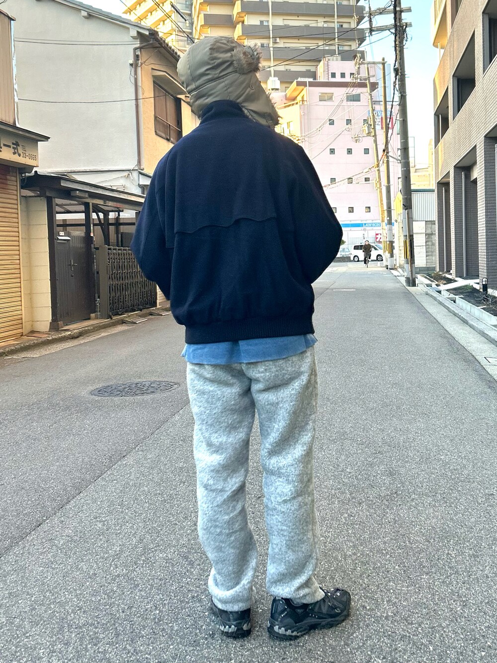 「フライトキャップ、冬コーデ、フリースパンツ、ハリントンジャケット、ドリズラージャケット、古着MIX、ボア」｜「VINTAGEのアイテム（スタジャン、ブルー系）」を使った、yosukeさん（メンズ・168cm）の冬コーディネートの3枚目の写真