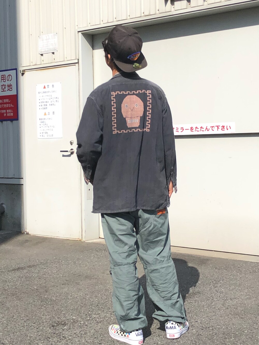 「ラフ、ガテマラシャツ、グアテマラシャツ、春コーデ、フットボールTシャツ、古着、ミリタリーパンツ、キャップ、ゆるコーデ」｜「VINTAGEのアイテム（シャツ/ブラウス、ブルー系）」を使った、yosukeさん（メンズ・168cm）の春コーディネートの3枚目の写真