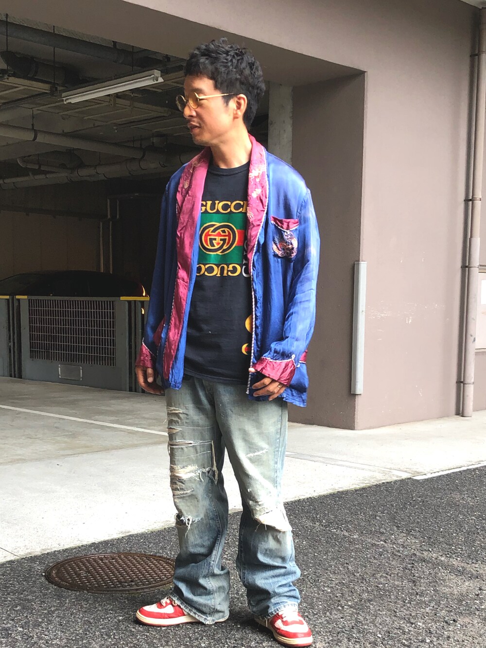 「デニムっていいよね、古着、ブートTシャツ、初夏コーデ、ゆるコーデ、古着MIX、アメカジコーデ、スカジャン、メガネ男子」｜「GILDANのアイテム（Tシャツ/カットソー、ブラック系）」を使った、yosukeさん（メンズ・168cm）の夏コーディネートの2枚目の写真