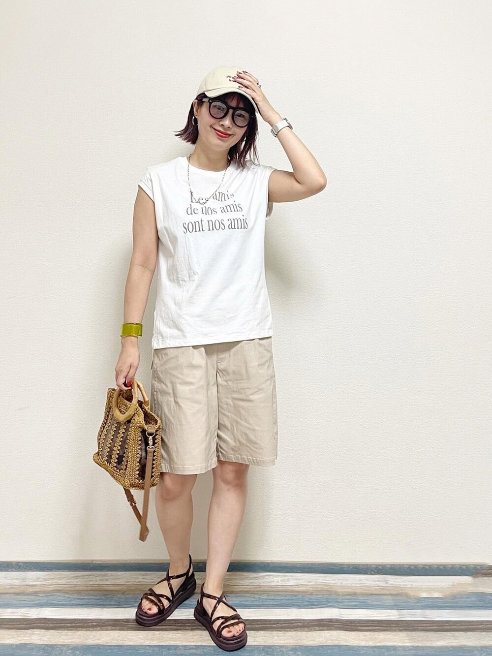 「ハーフパンツ、しまむら、ANSERI、しまむらANSERI、サンダル、淡色コーデ、UNIQLO、キャップ、earth music&ecology、フレンチスリーブ、ロゴT、厚底サンダル、メガネ女子、プチプラ」｜「earth music&ecologyのフレンチスリーブロゴＴシャツ（Tシャツ/カットソー、ホワイト系）」を使った、あんまるさん（レディース・166cm）の夏コーディネートの2枚目の写真