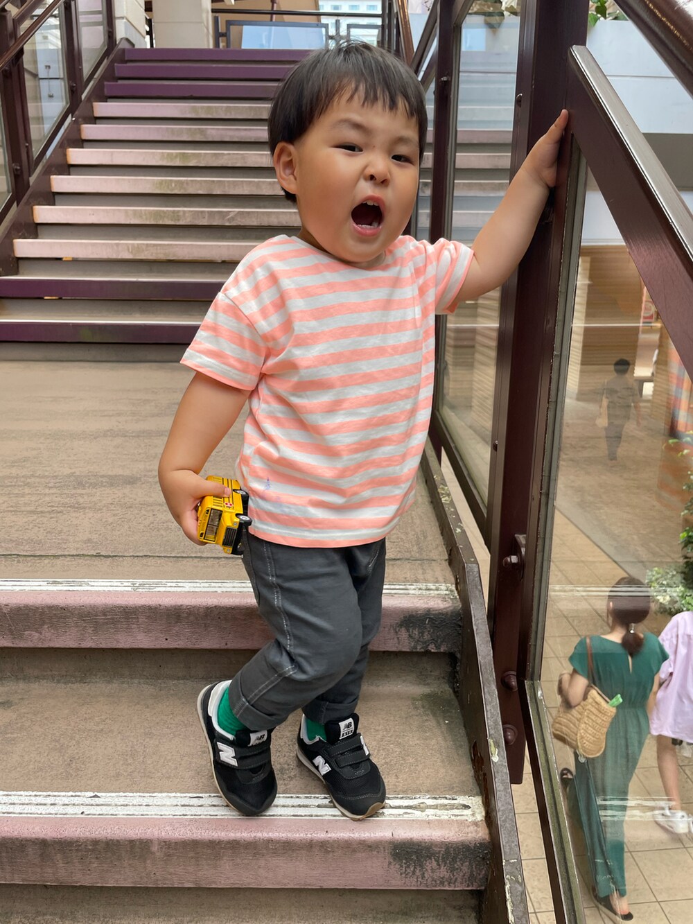 「カジュアルコーデ、キッズファッション、おとこのこ、スニーカーコーデ、シンプル、ボーダー、夏だ！Tシャツ着よう！、ベビーファッション、カラーコーデ、2歳、キャップ、ZARA、ZARA KIDS」｜「ZARA KIDSのアイテム（Tシャツ/カットソー、オレンジ系）」を使った、sowsukeさん（キッズ・80cm）の夏コーディネートの2枚目の写真