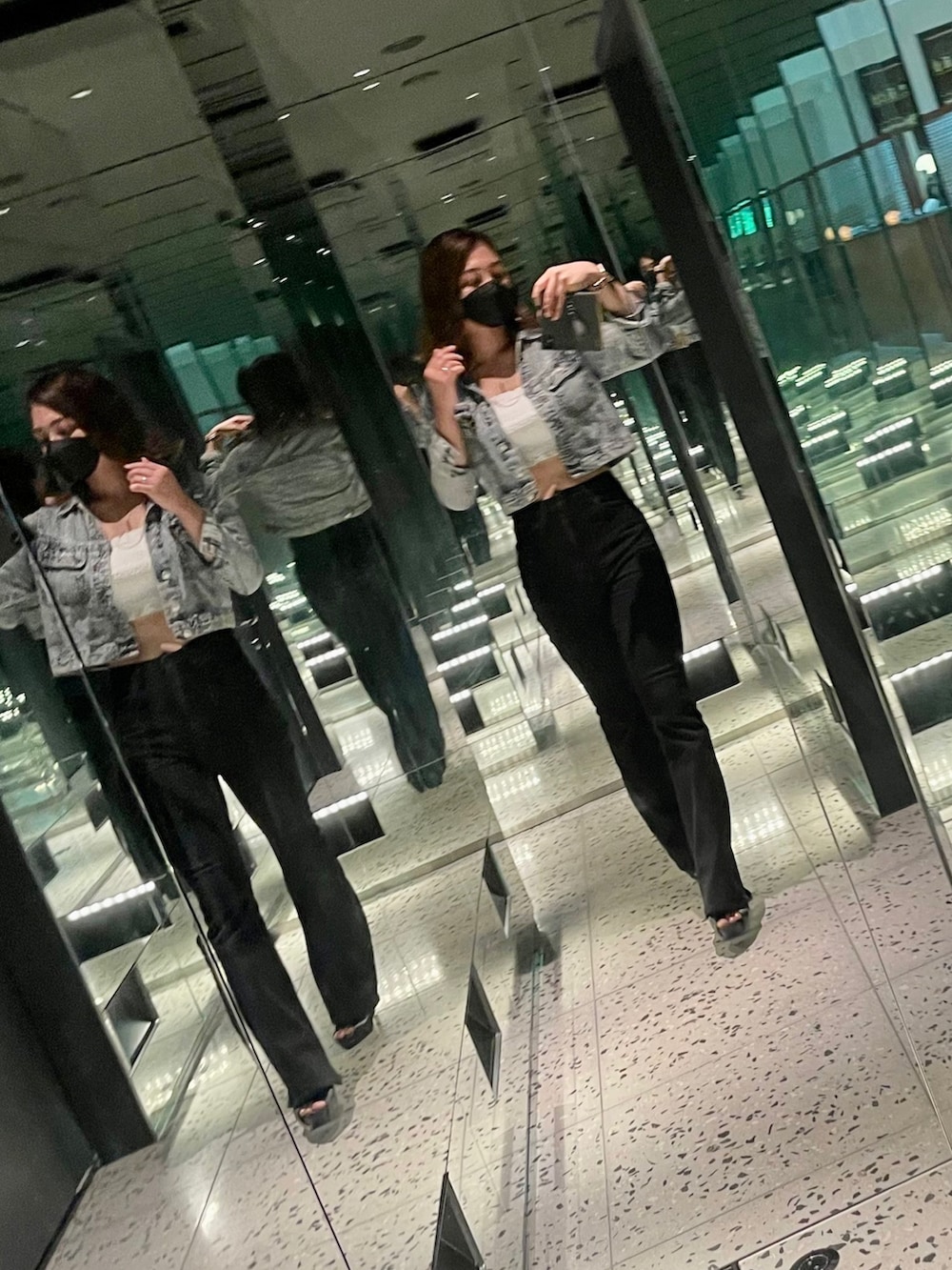 「夏コーデ、今日のコーデ、カジュアル、おしゃれさんと繋がりたい、ラフ、女装、真夏のアクティブスタイル」｜「FOREVER 21のアイテム（デニムジャケット、ブルー系）」を使った、Yuki 💕4歳娘のパパさん（メンズ・171cm）の夏コーディネートの2枚目の写真