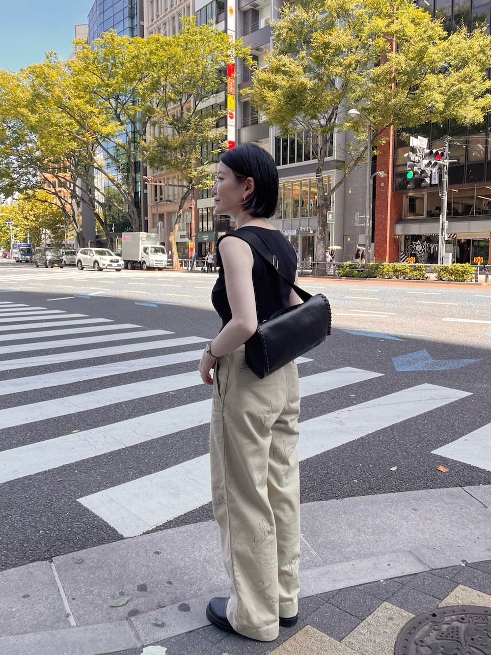 「イアパピヨネ、ear PAPILLONNER、スポーツミックス、モノトーン、ブーツ、厚底シューズ、ワイドパンツ、チノパンツ」｜「インスタ😊のアイテム（その他、ピンク系）」を使った、ear_yamadaさん（レディース・159cm）の秋コーディネートの2枚目の写真